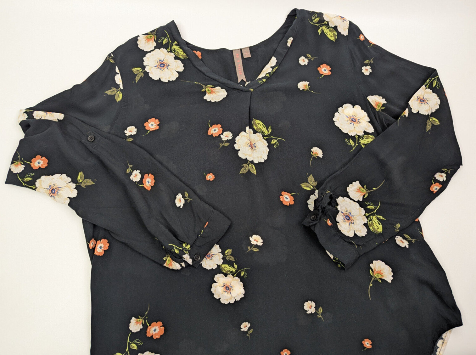 Brina & Em Long Sleeve Floral Women’s Shirt Size Large Black Blouse V-Neck Rayon