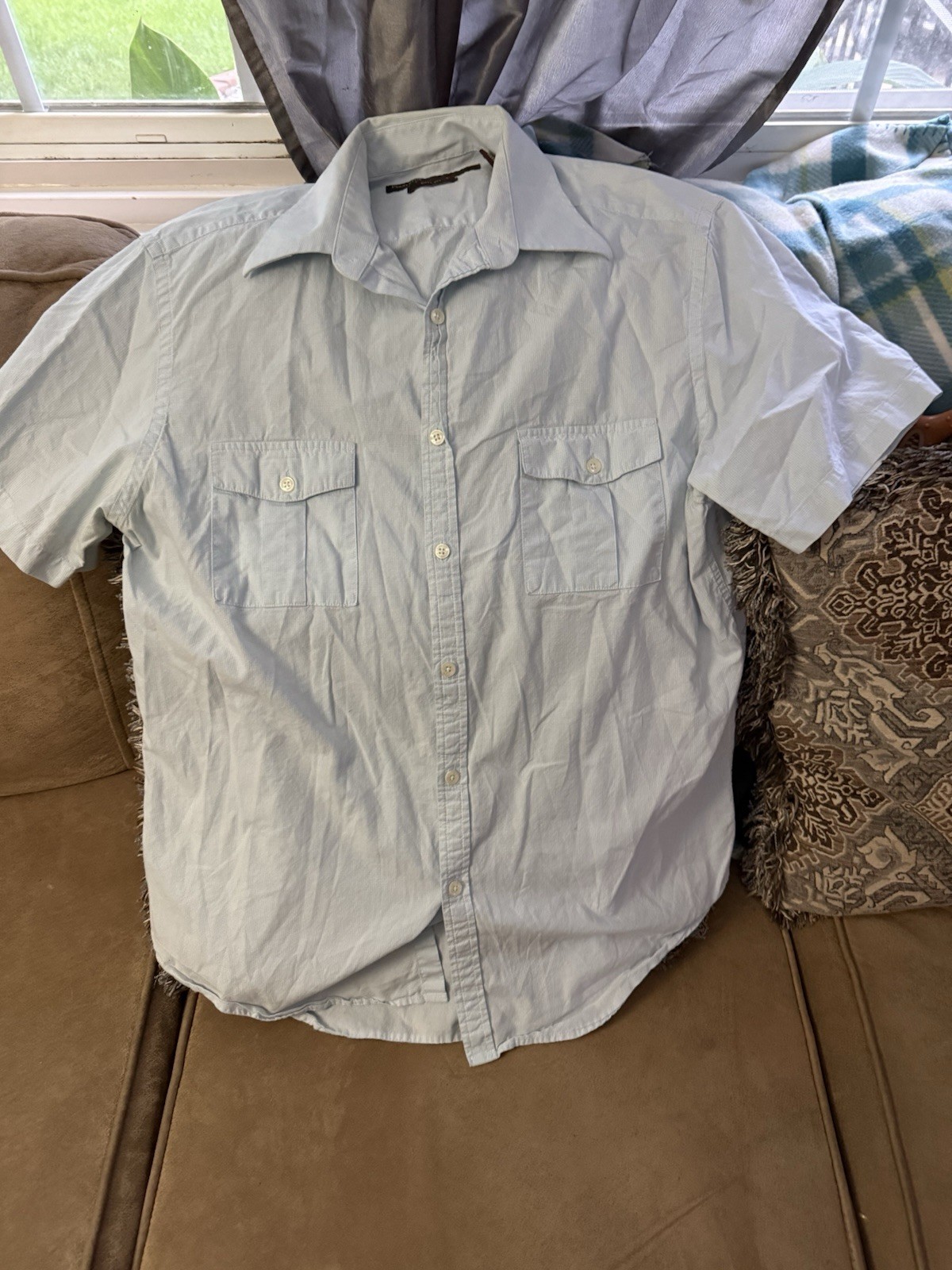 Perry Ellis Men’s City Fit Light Blue Solid Cotton Short Sleeve Button-Up L