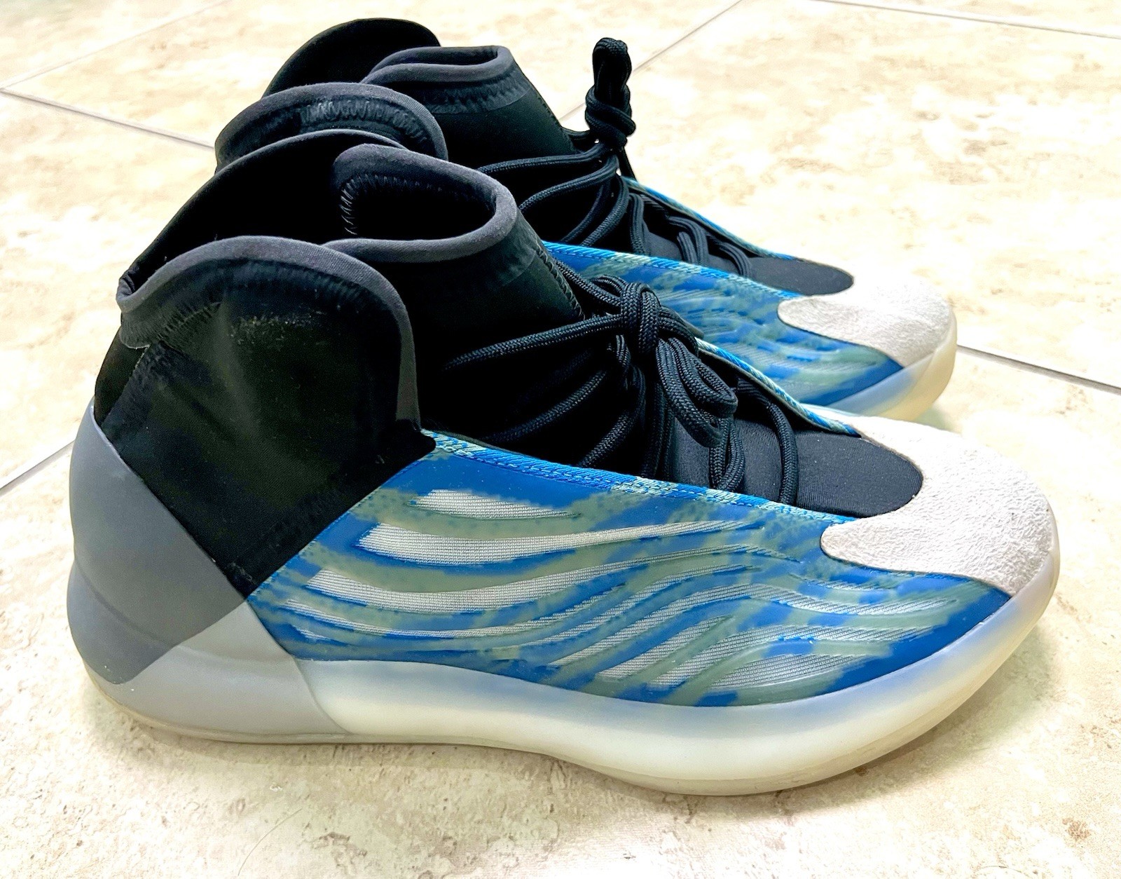 Yeezy Quantum Frozen Blue Size 11.5 Excellent Condition