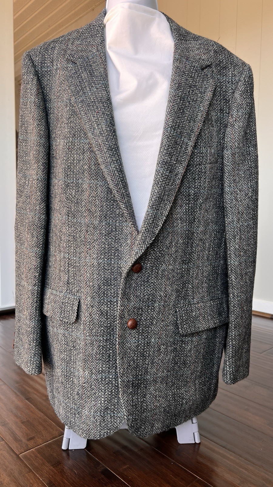 Beautiful Vtg Mens Wool Herringbone Tweed Blazer Sport Coat USA 2-Button Gray 44
