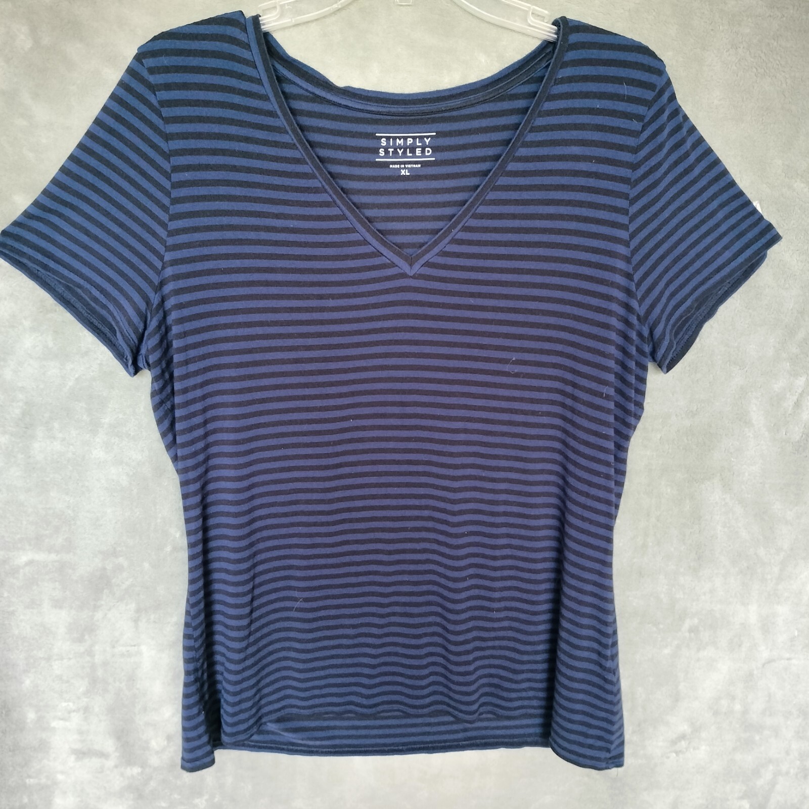 Simply Styled Blue Striped V Neck Shirt Womens Size XL Rayon Spandex Stretch Top