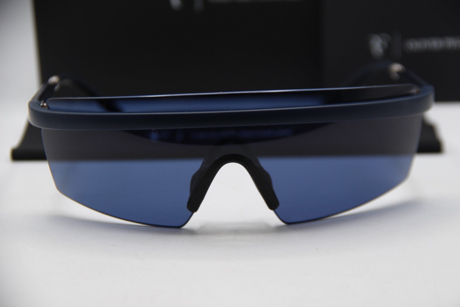 NEW OLIVER PEOPLES ROGER FEDERER OV 5556S 700380 R-4 AUTHENTIC SUNGLASSES 125 MM