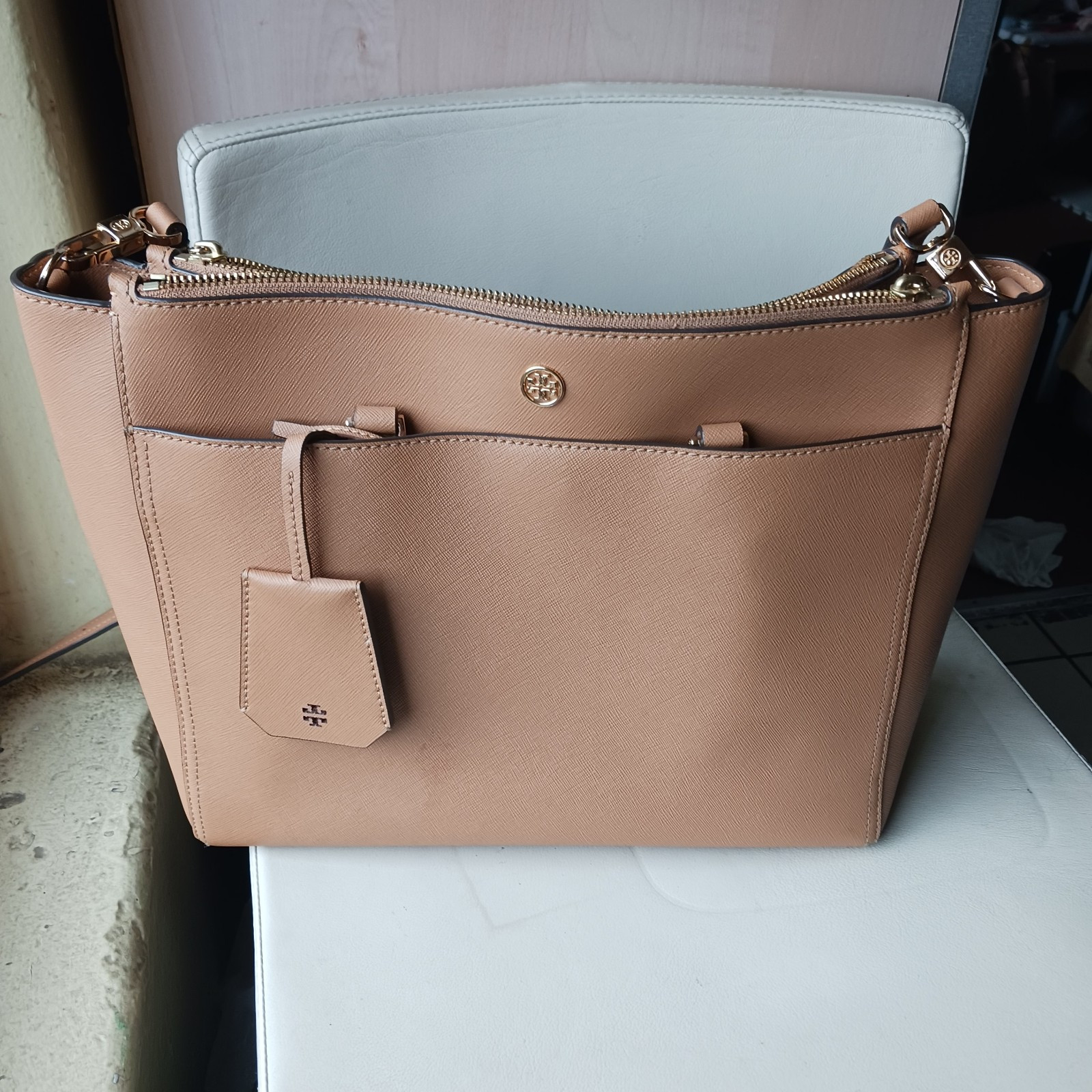Tory Burch Robinson ToteBag York Triple Saffiano Leathe Compartment Camel Brown