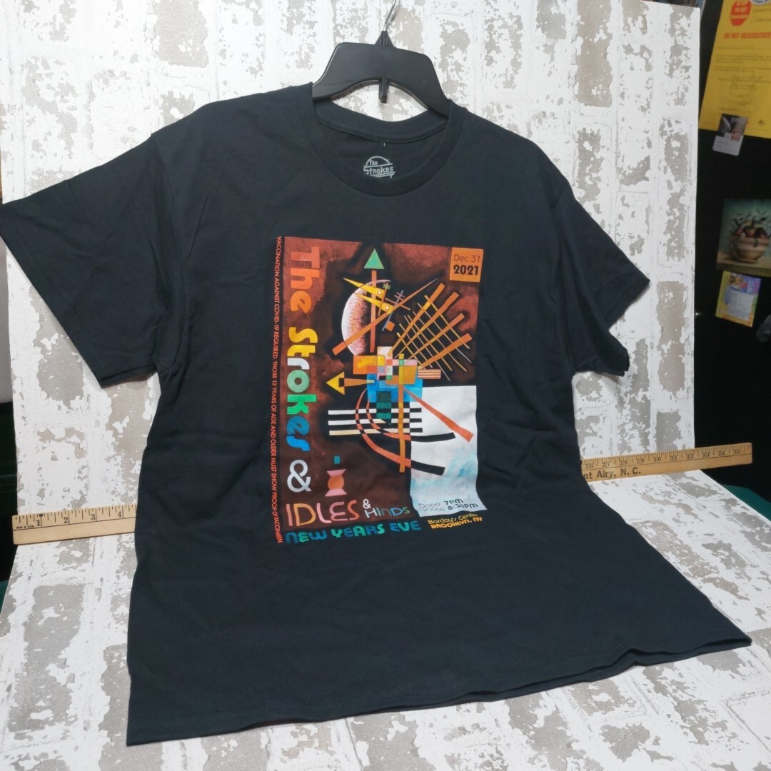 The Strokes Concert T-Shirt Size L New Years Eve 2021 Brooklyn New York Tour Tee