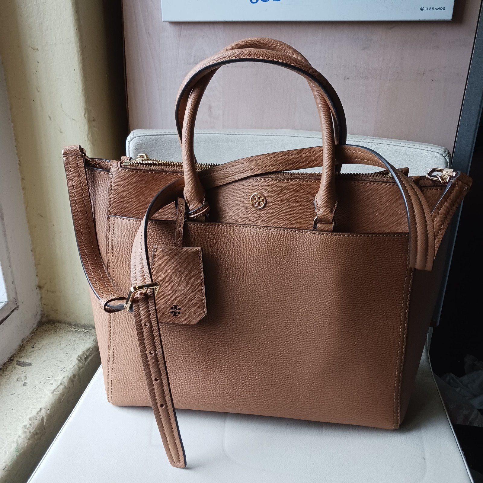 Tory Burch Robinson ToteBag York Triple Saffiano Leathe Compartment Camel Brown