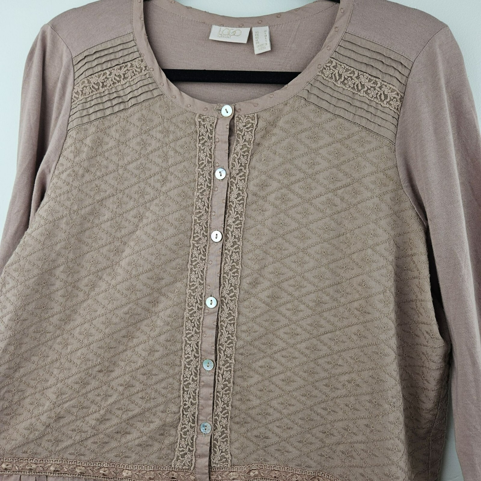 LOGO LAVISH Beige Blouse Womens M Prairie Cottagecore Eyelet Lace Button Ruffles