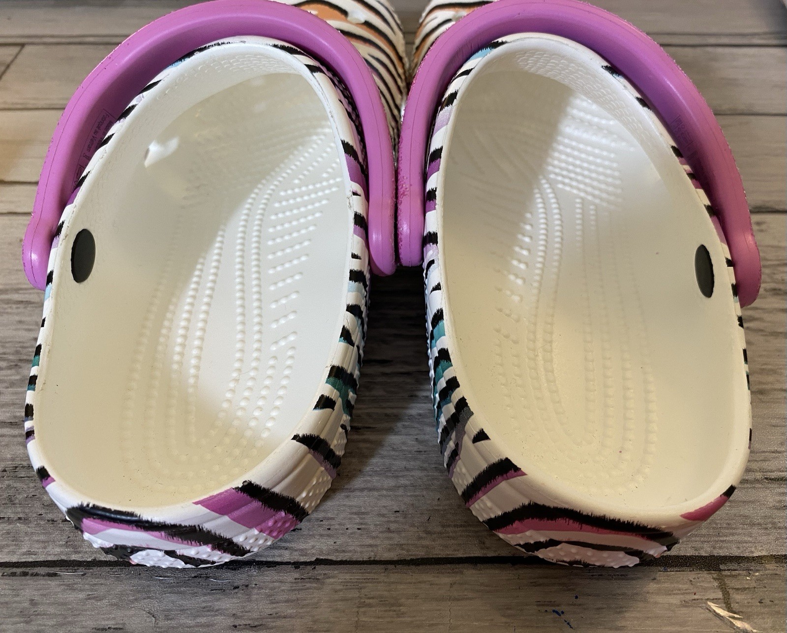 CROCS Kids’ Zebra Stripe Clogs with Pink Glitter Strap size 4
