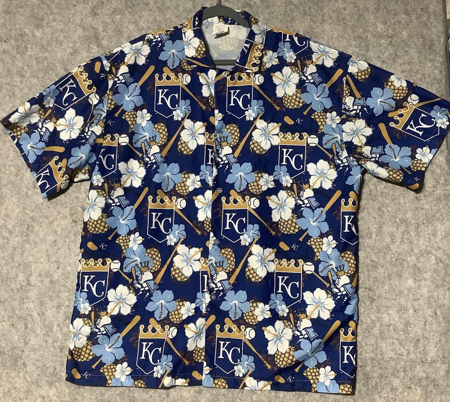KC Kansas City Royals Hawaiian Floral Button-Up Shirt Sz XL