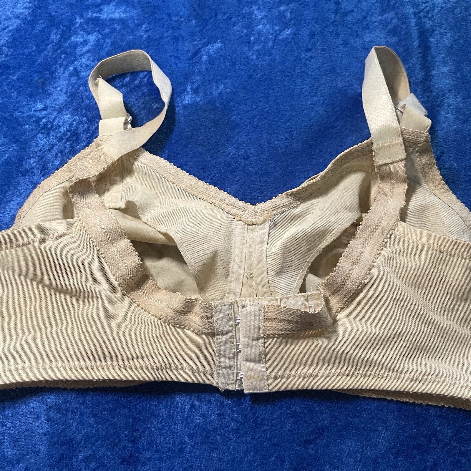 Vintage Sears Bra Nylon Lace 34d? Tag Faded Fair Condition Staining
