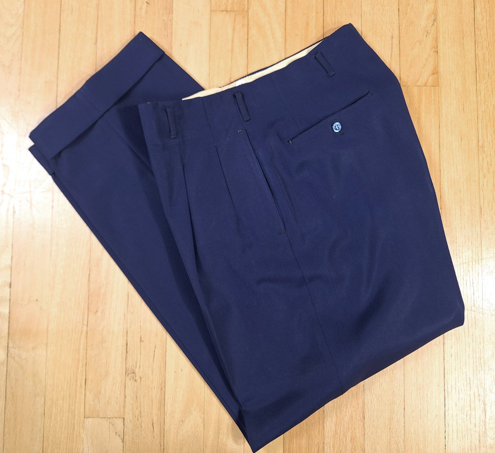 VTG Classic 1950s Rayon Gab Dark Blue 2 PC Suit. 40-41 NICE