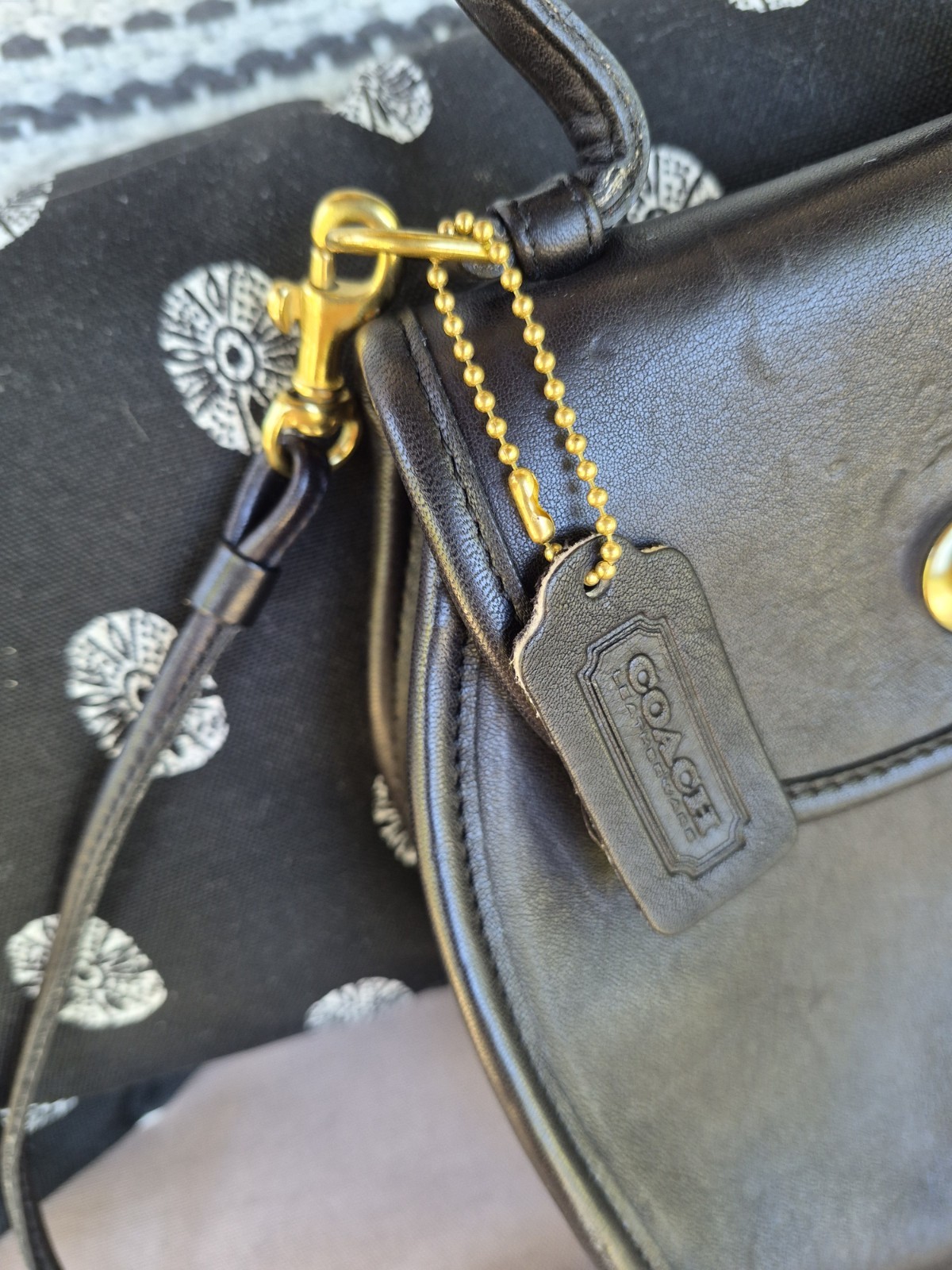 VintageRARE Authenticated Coach DERBY purse Black Turn Lock Crossbody Top Handle