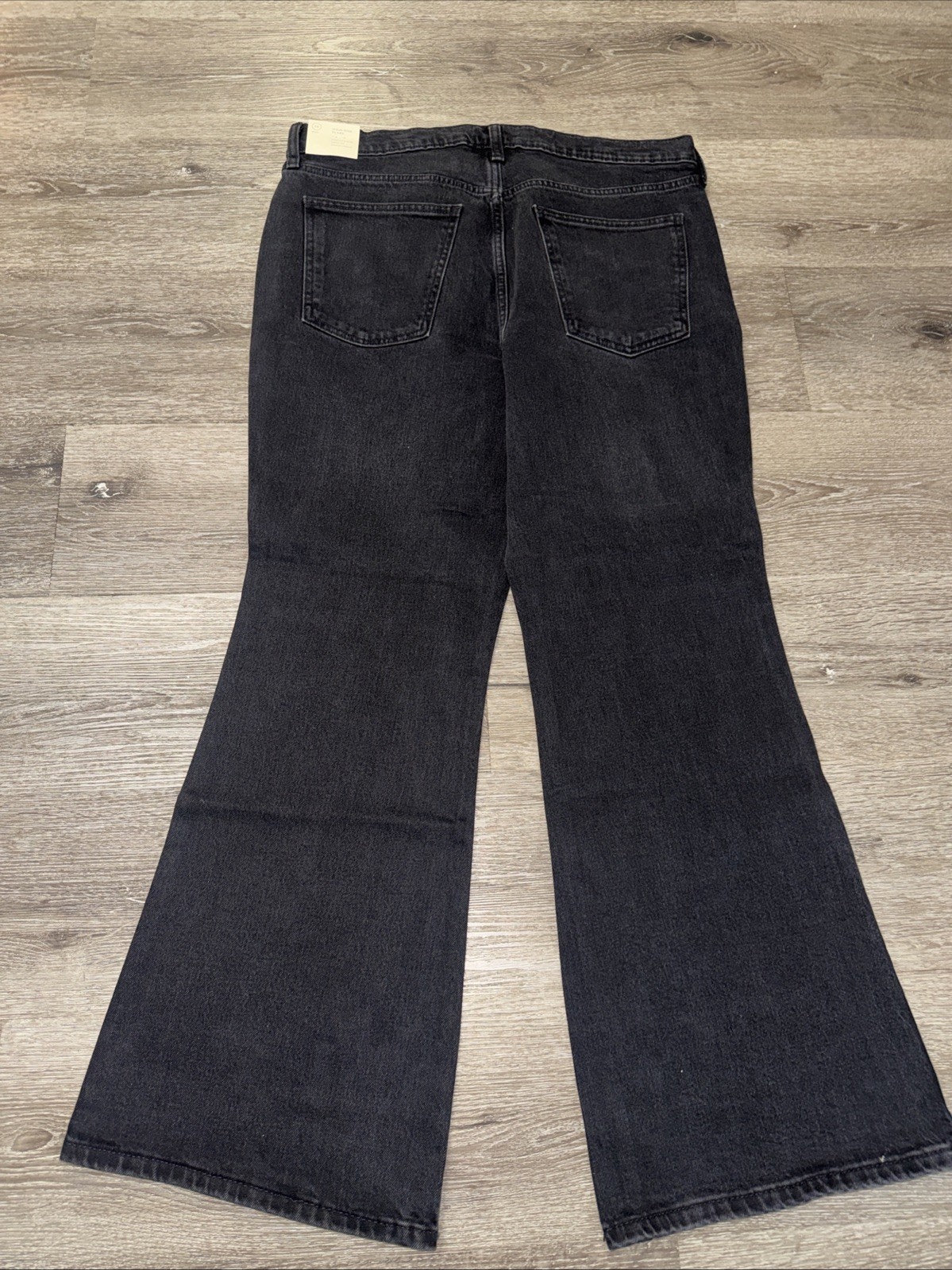 Universal Thread Women’s High Rise Flare Denim Jeans Size 14S Black Wash NEW