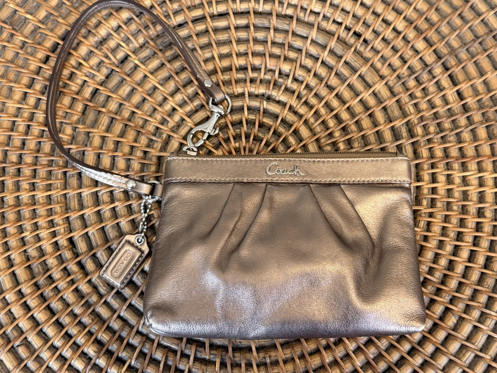 Coach Ashley Gold / Bronze Metallic Leather Pleated Clutch Wristlet Pouch Y2K