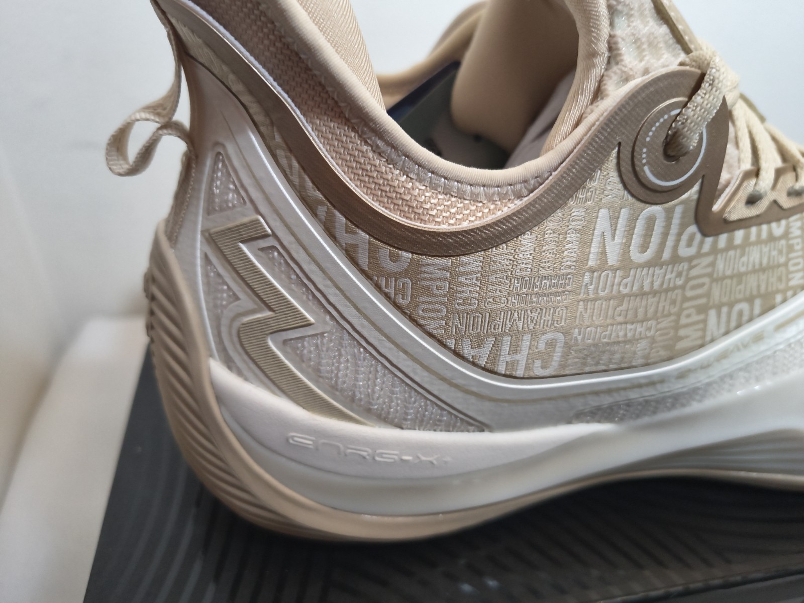361 Zen Energy-X Gold/Beige/White Basketball Shoes ZEN VI/6 in Size 11 Men’s 11m