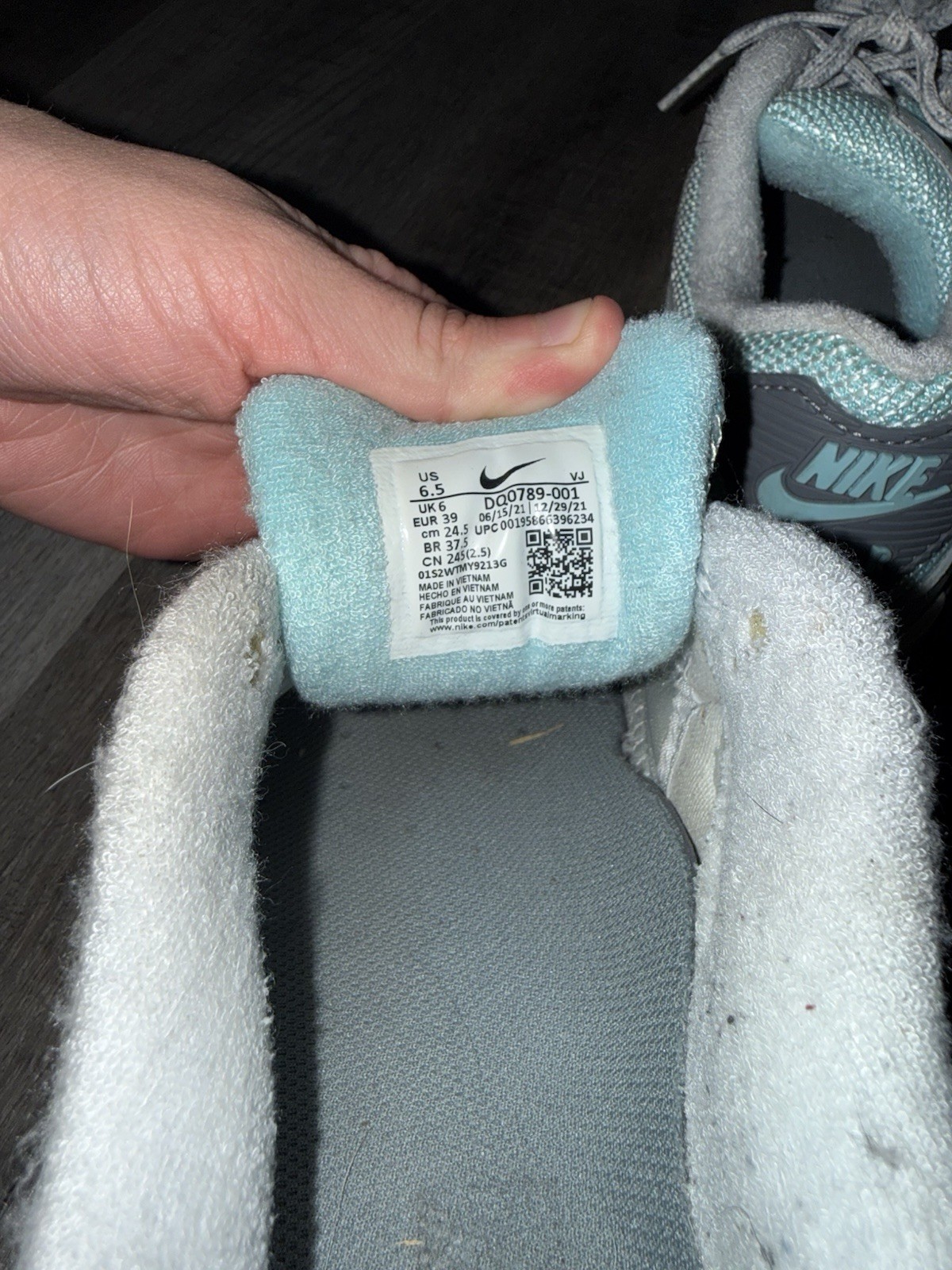 Size 6.5 – Nike Air Max 90 Snowflake