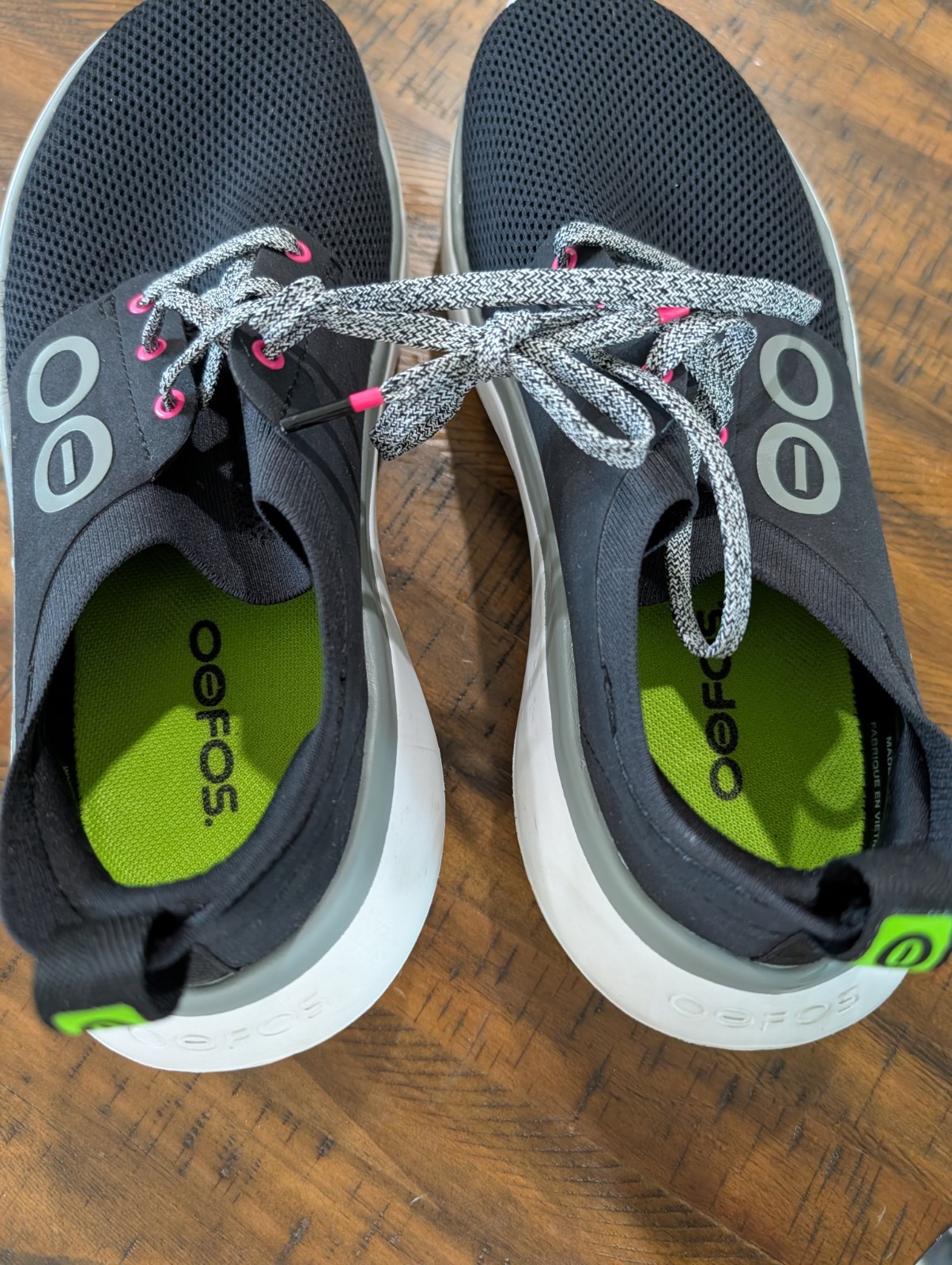 Women’s OOFOS OOmy Stride Size 8