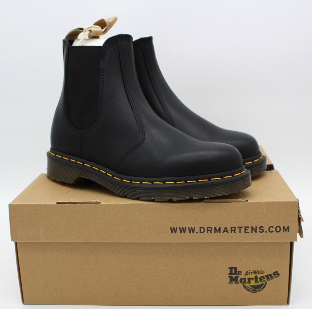 Dr. Martens Vegan 2976 Boots Womens Black Felix Rub Off Chelsea – Size 8