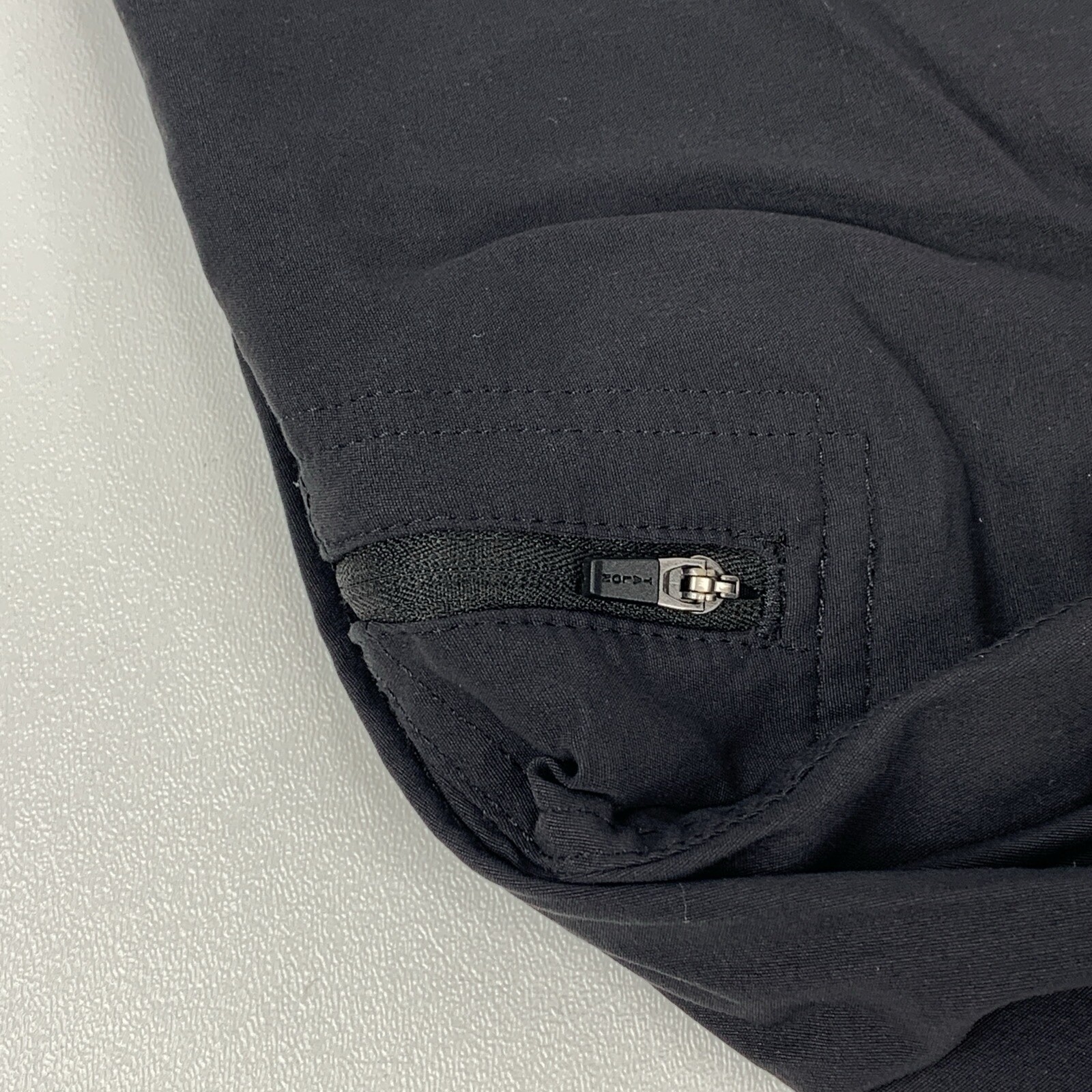 Eddie Bauer Womens Capri Pants Stretch Tech Rainier Cargo Pockets Black Sz 6