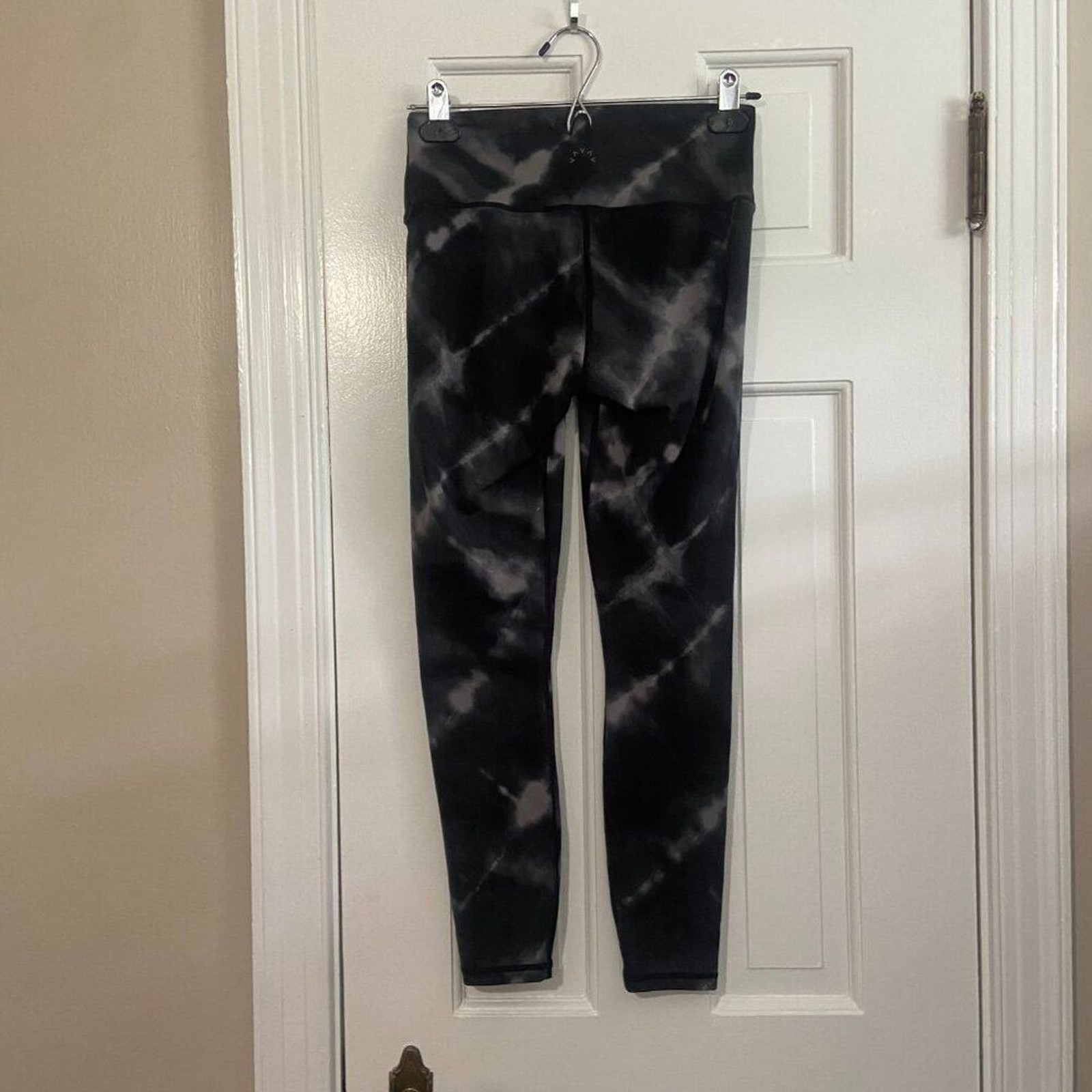 Varley Century Leggings in Black Tie Dye Full Length – Small