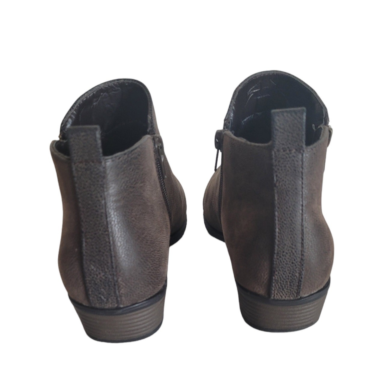 Pierre Dumas Women’s Side Zip Block Heel Grey Leather Ankle Booties Size: 7