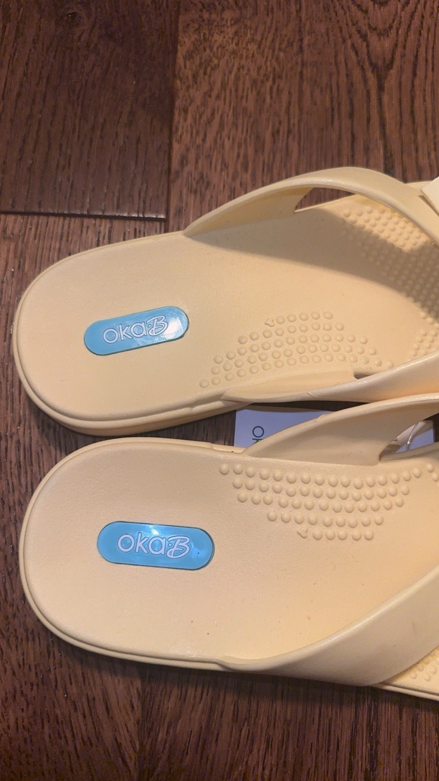 Oka-B Kira Bow Flip Flops Yellow Women’s Size M (7/8) Rubber Slip On $44 NWT