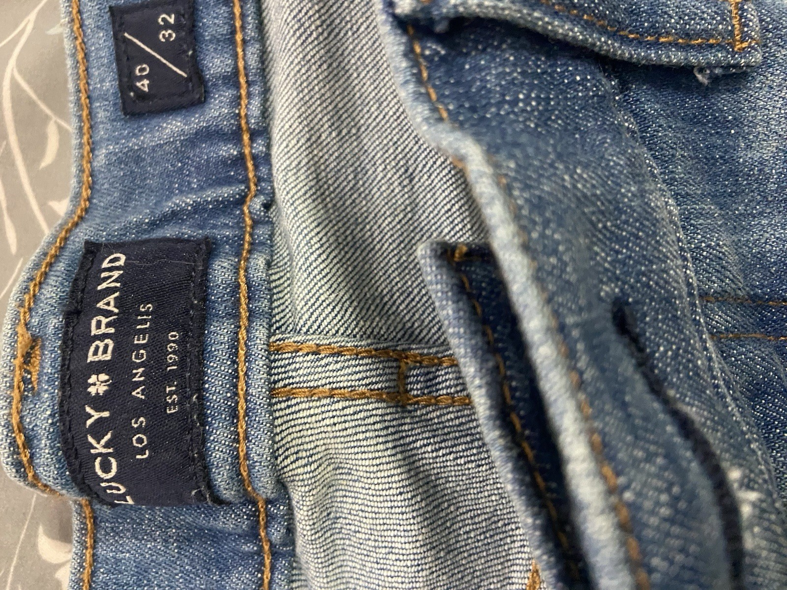 Lucky Brand 363 Vintage Straight Jeans Men’s 40×32 Blue Stretch Denim Distressed