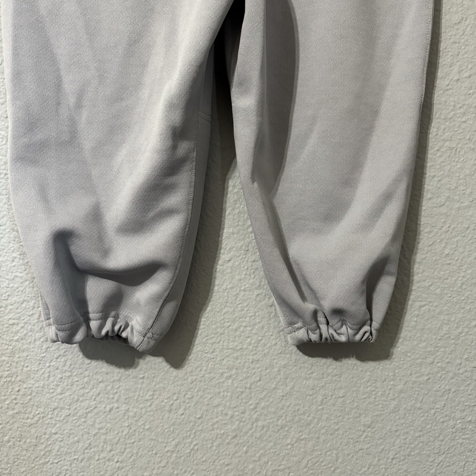 Majestic Unisex Youth Light Gray Baseball Shorts Size L Sporty Athletic Outfit