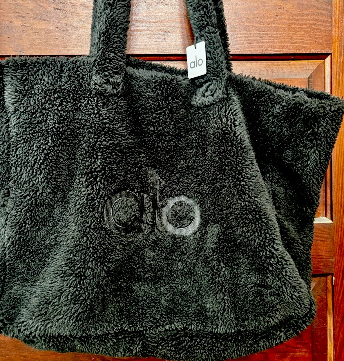 NWT Alo Yoga Black Sherpa Teddy Tote Bag, Logo Embroidered, Inner Pockets