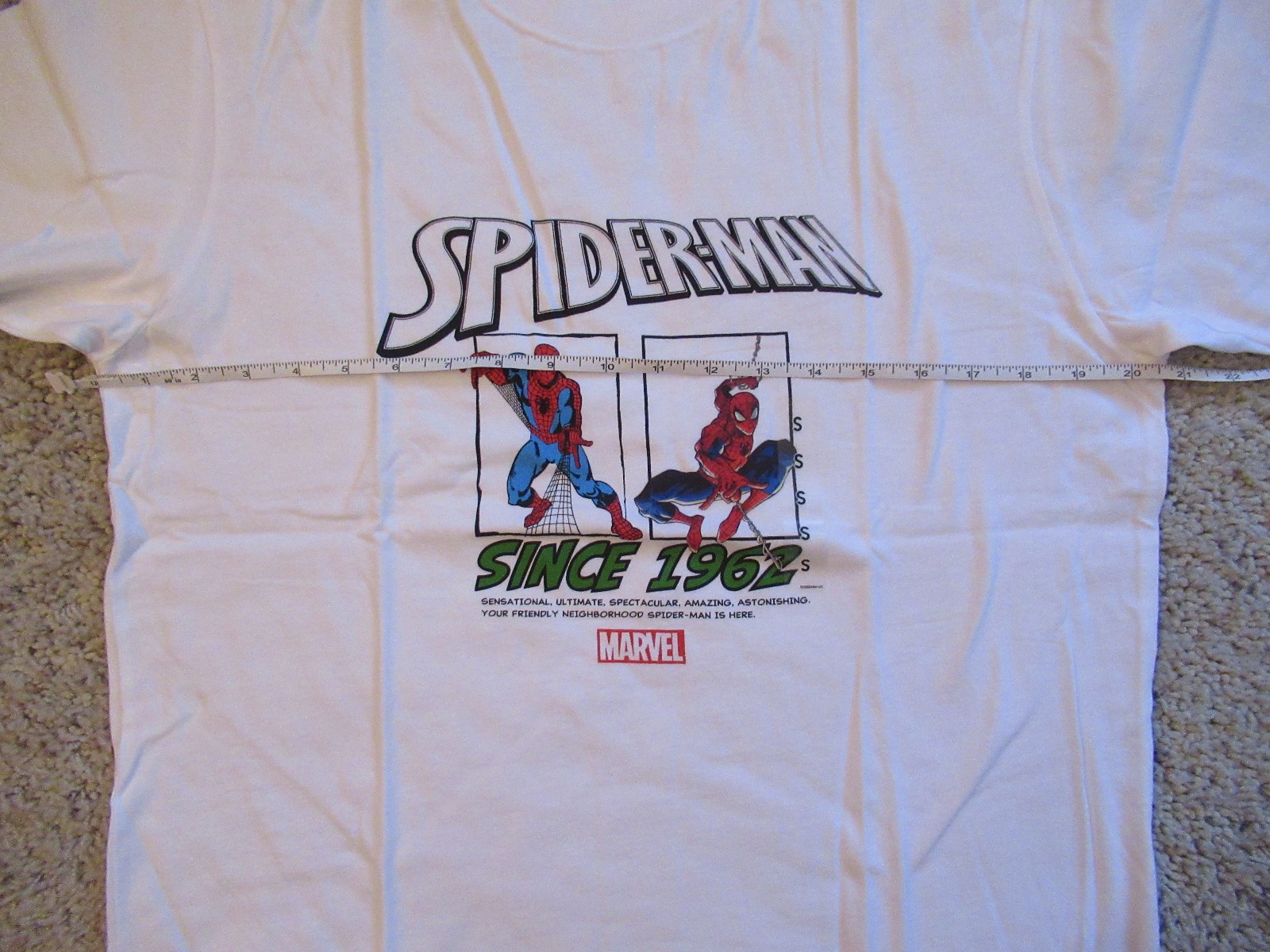 UT Uniqlo Spider-Man 60th Anniversary Amazing Years Graphic T-Shirt Sz Small