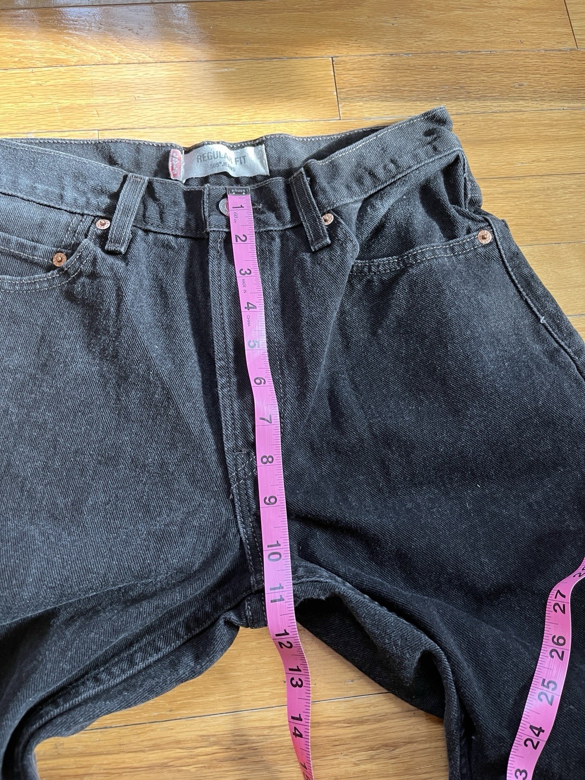 VTG Levis Jeans 505 Regular Fit Men’s 30×32 Black Denim Straight Leg Y2K 2003