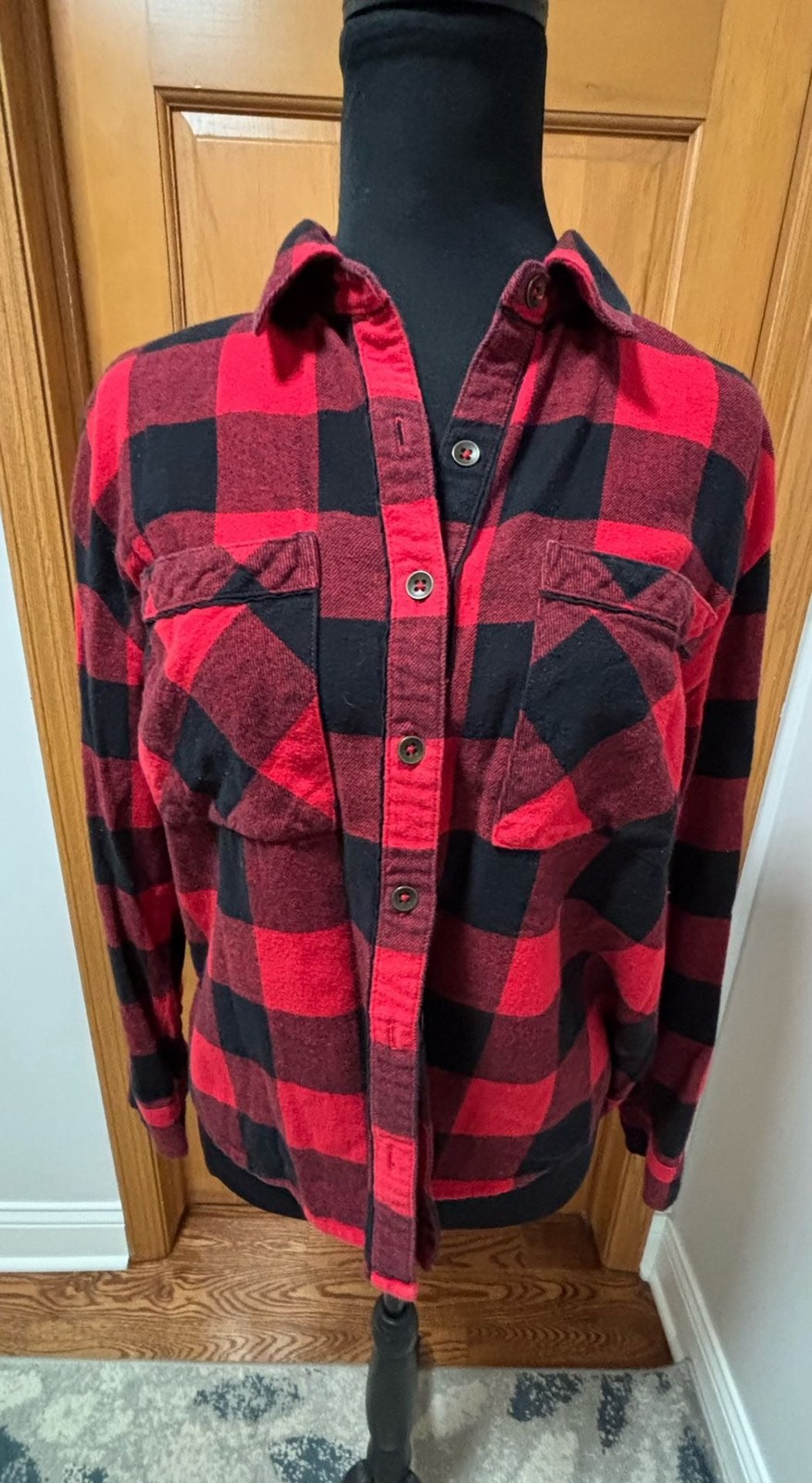 Forever 21 Red and Black Buffalo Plaid Flannel Shirt Size M