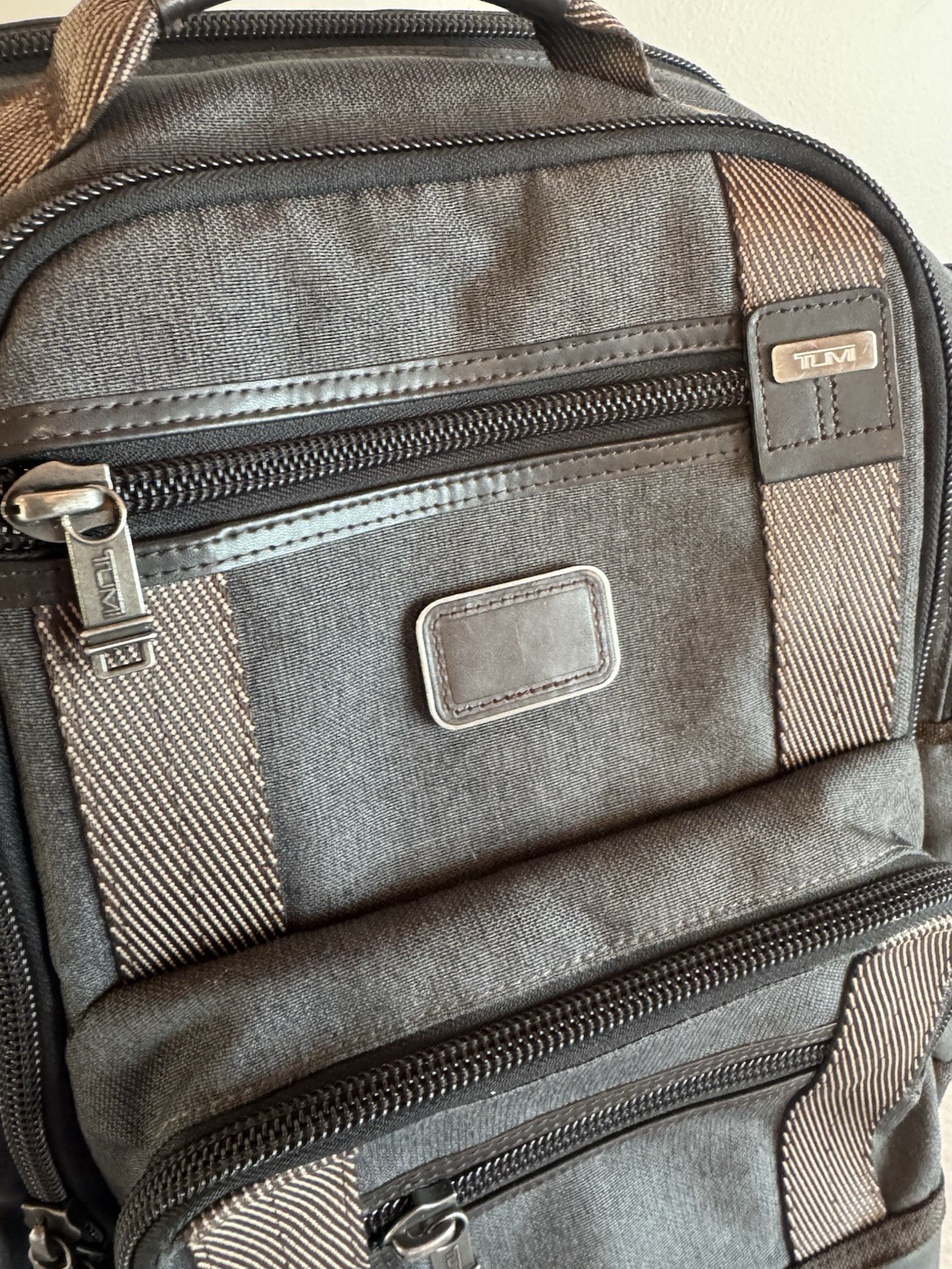 TUMI ALPHA BRAVO Kingsville Deluxe Anthracite Briefcase Backpack