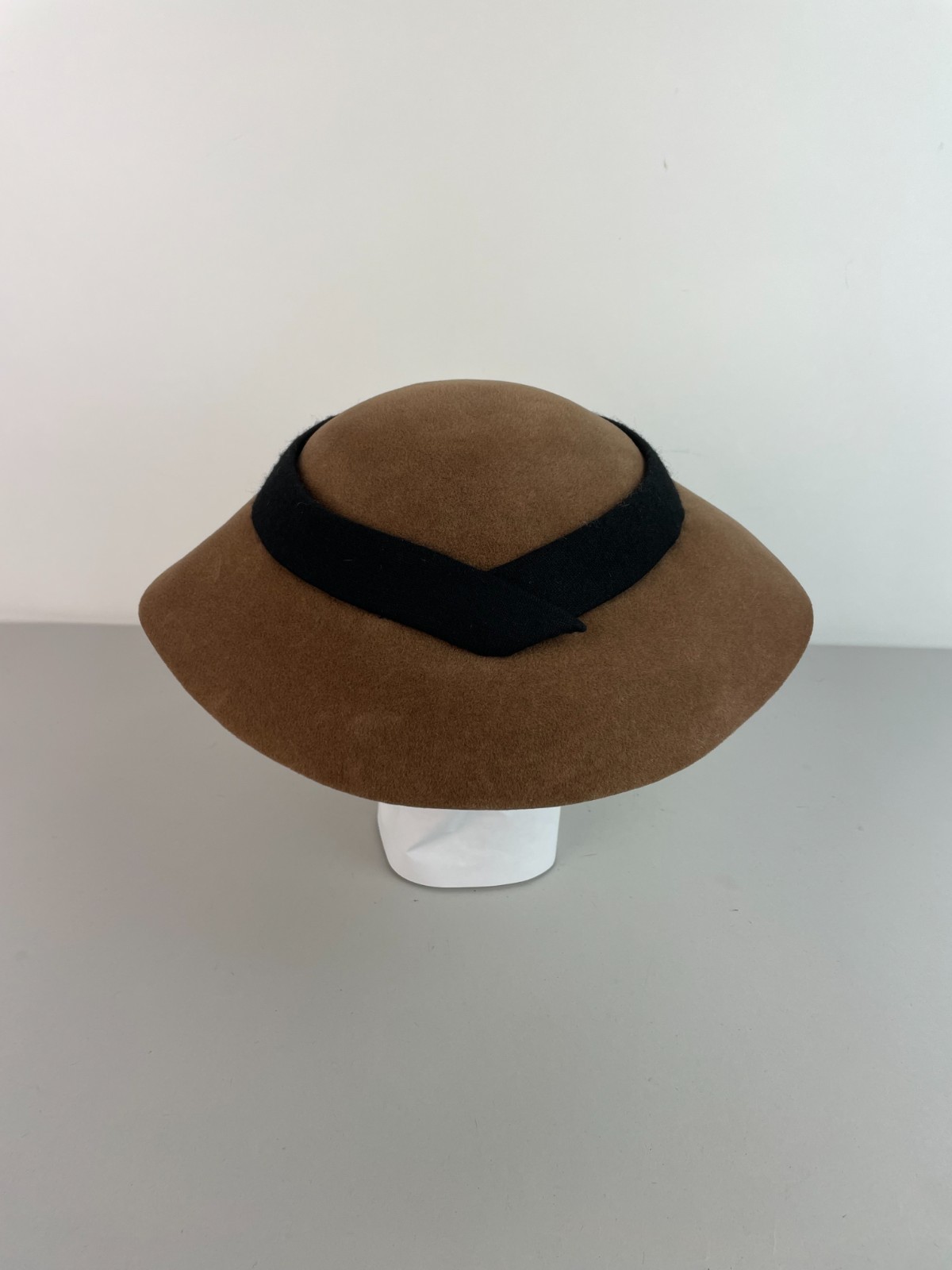 Vintage 50s MIROLOUR ITALY John Frederick’s wool felt hat with Ribbon 20.75 Band