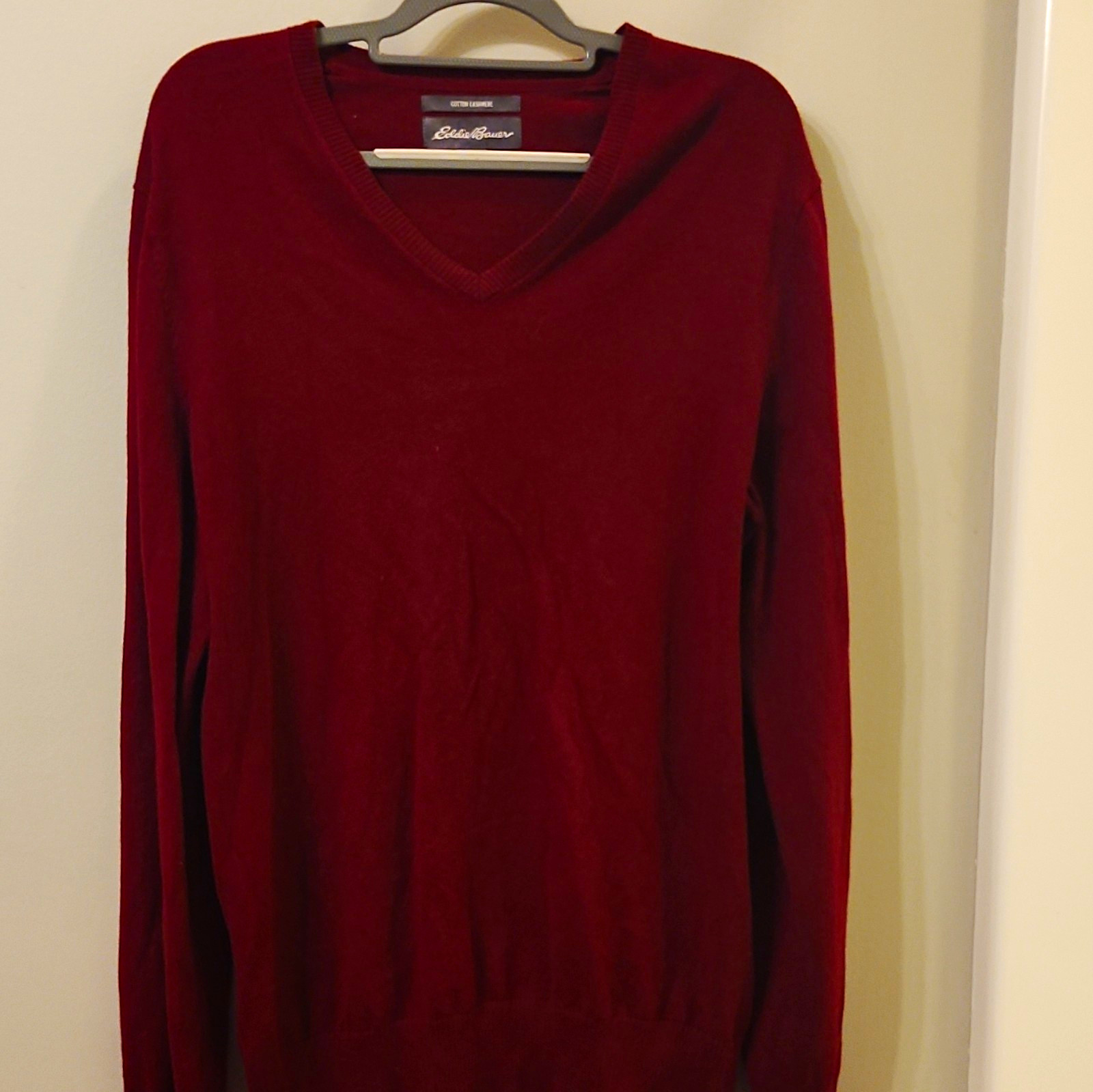 Eddie Bauer Men’s TL Cotton Cashmere Knit V-Neck Pullover Sweater Red