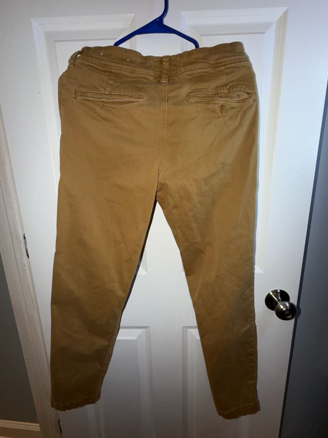 American Eagle Outfitters Men’s Extreme Flex Khaki Pants – Size 28×30