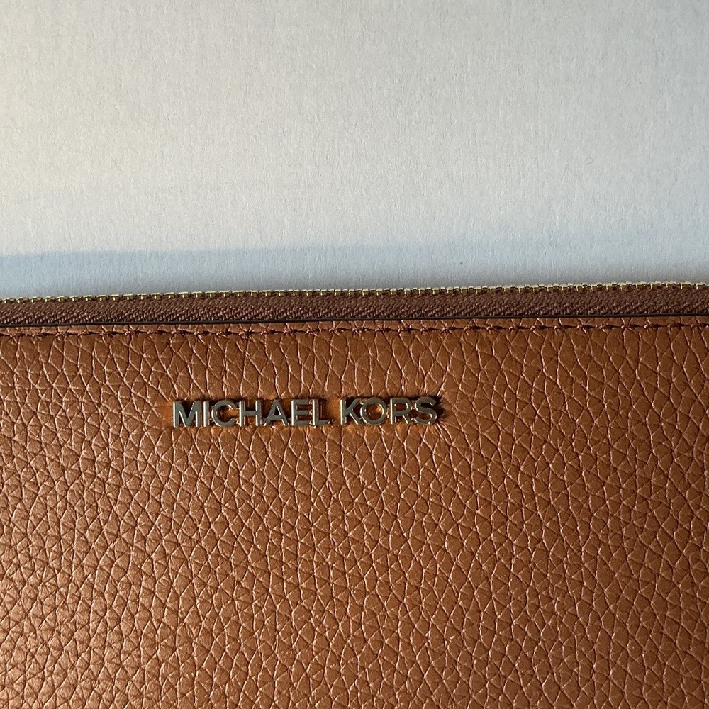 Steve Madden Brown Chevron Wallet Clutch Gold SM Logo NWT