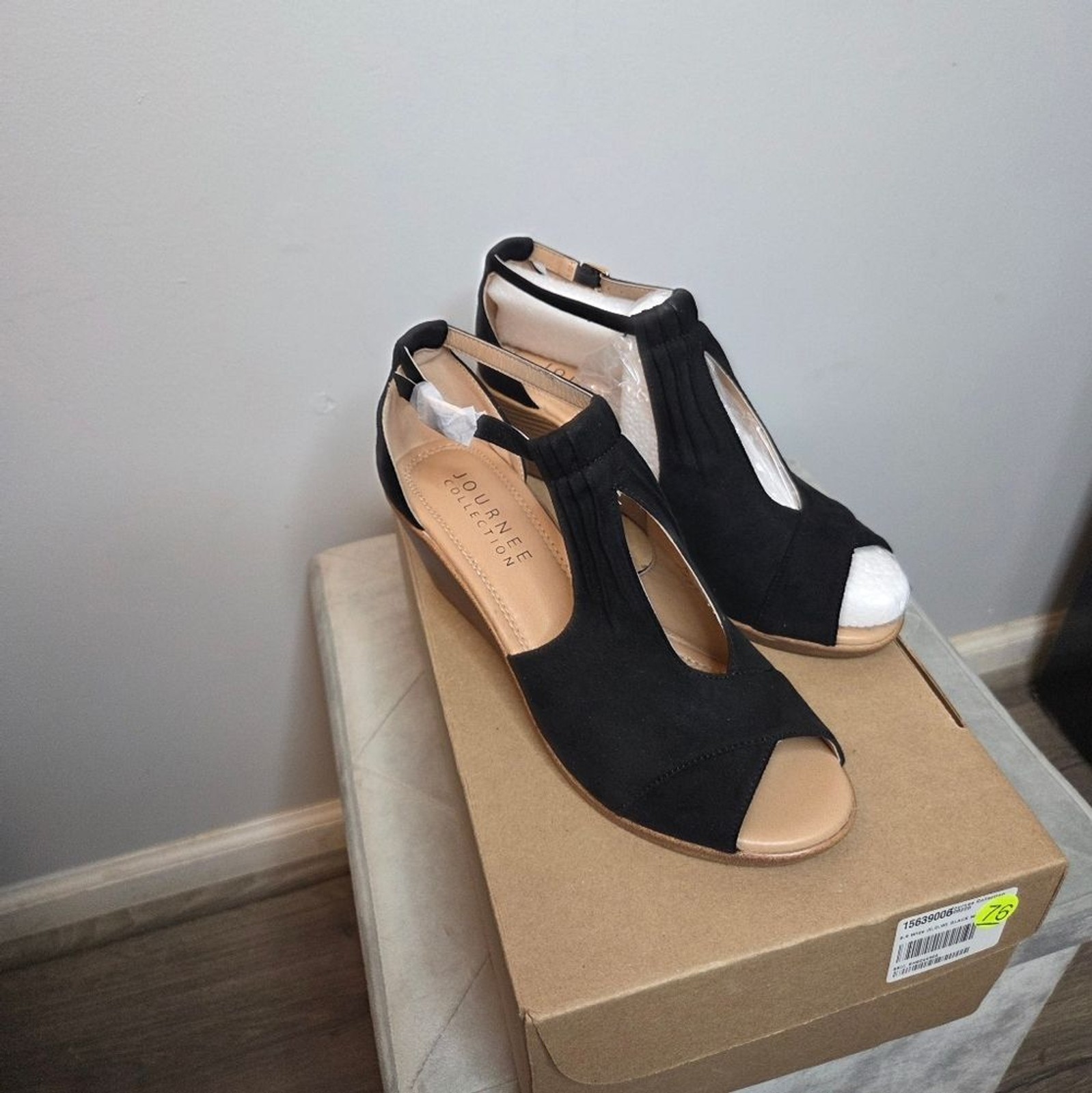 Journee Collection Kedzie Black Women’s Wedge Sandals, Sz 8.5, New in the Box