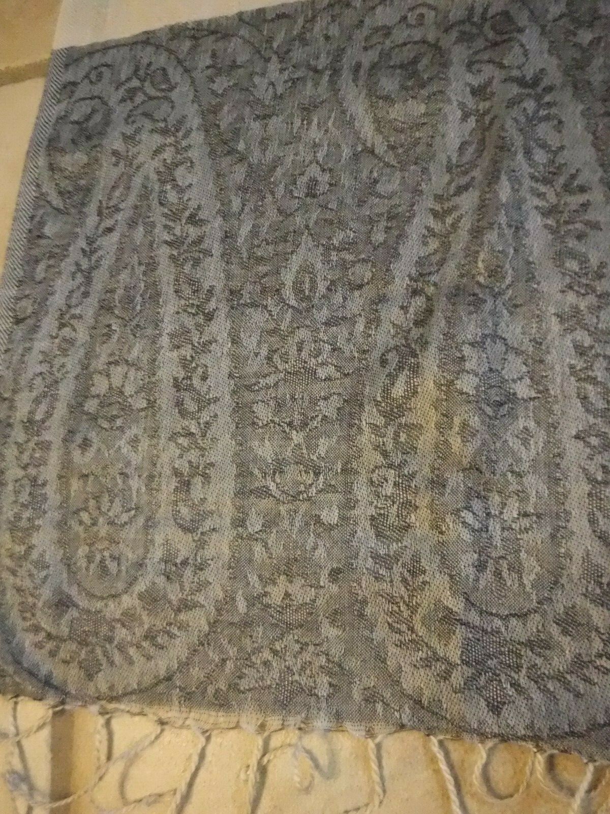 NWOT Made in India, Silk Blend Scarf, Cream and Gray Paisley, 29″ x 76″, Beauty!