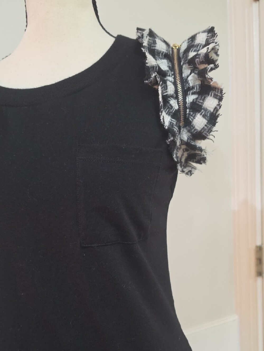 Alberto Makali Mixed Media Ruffle Tweed Sleeve Knit Top – Size S