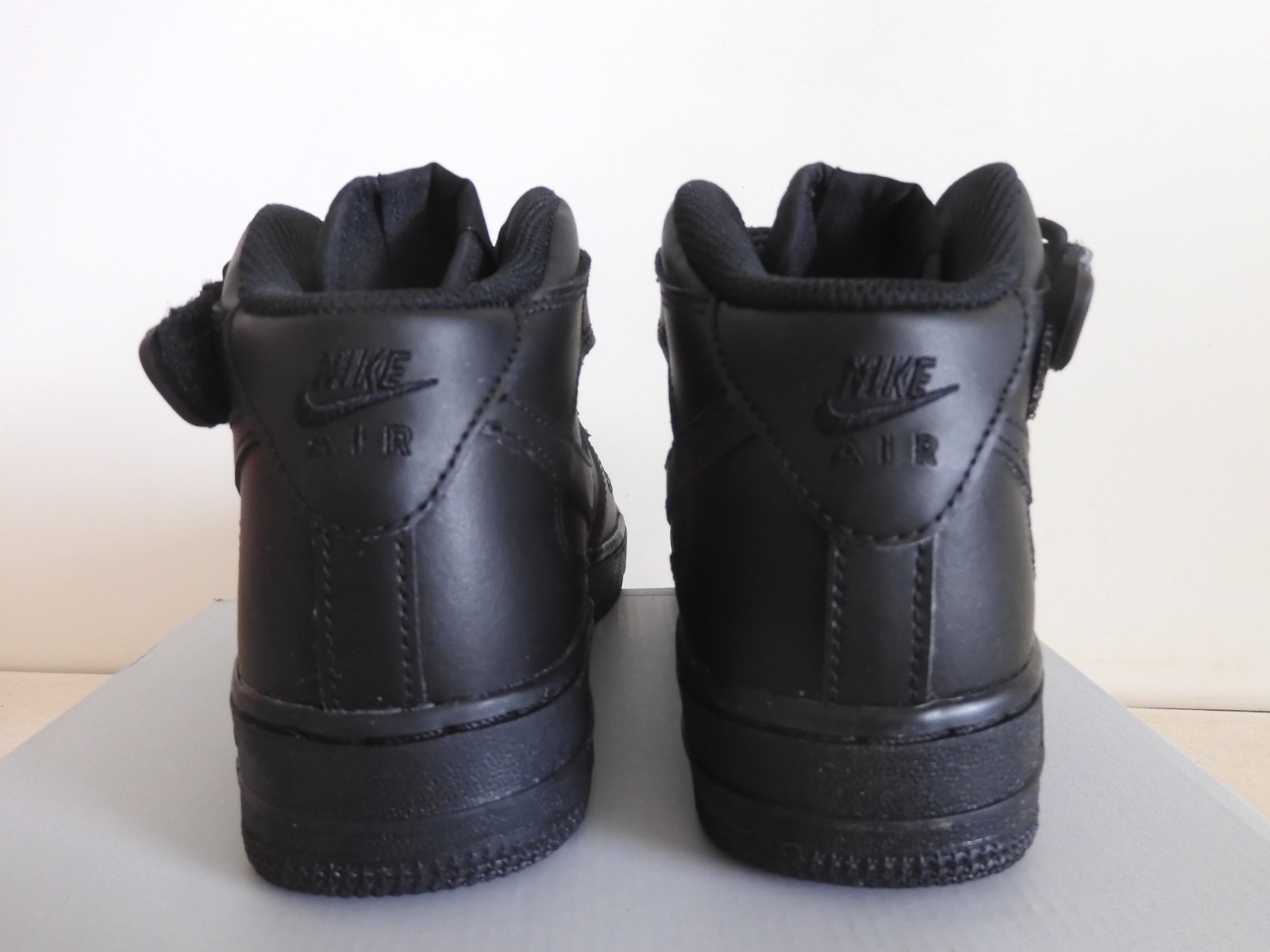 Nike Air Force 1 Mid (GS) All Black Black-Black Sz 4.5Y [314195-004]