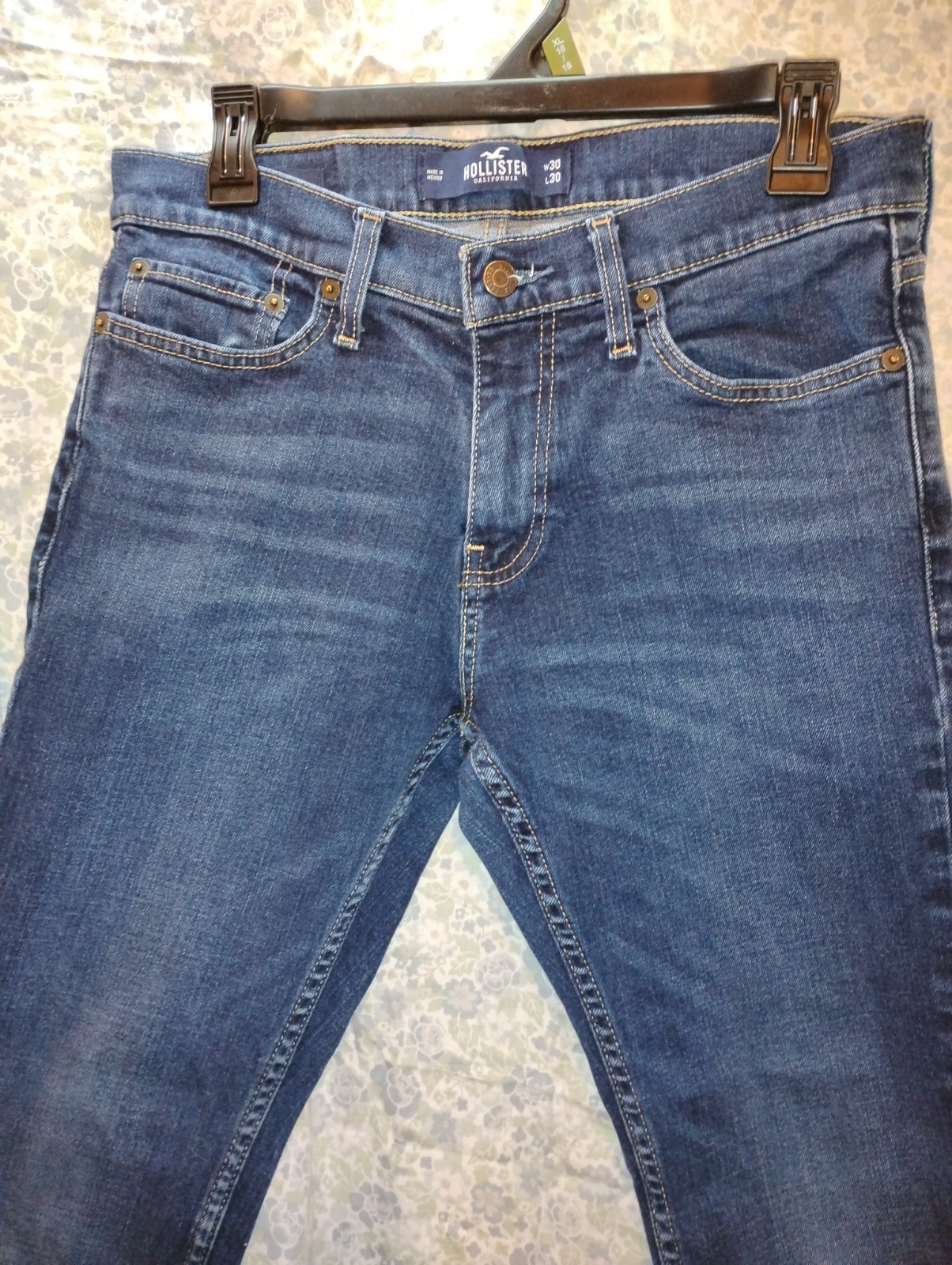 Hollister Men’s size 30 x 30 Epic Flex skinny jeans