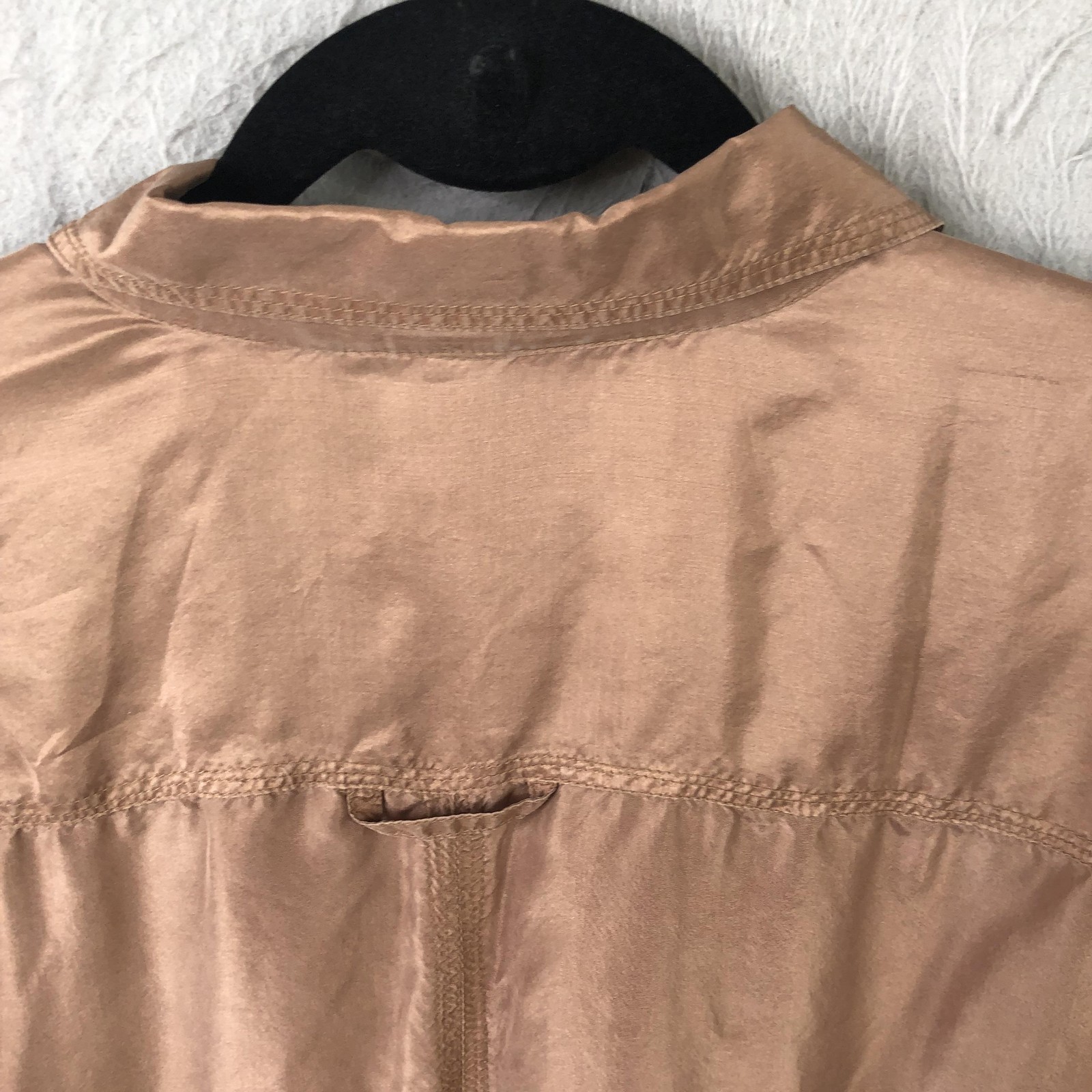 Luxury Top Womens L Beige 100% Silk Button Front Pockets Long Sleeve Career