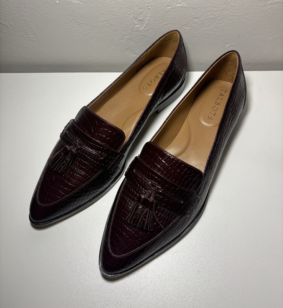 Talbots Reece Pointed Toe Loafers Burgundy Croc Embossed Leather Tassel 9M NWOB