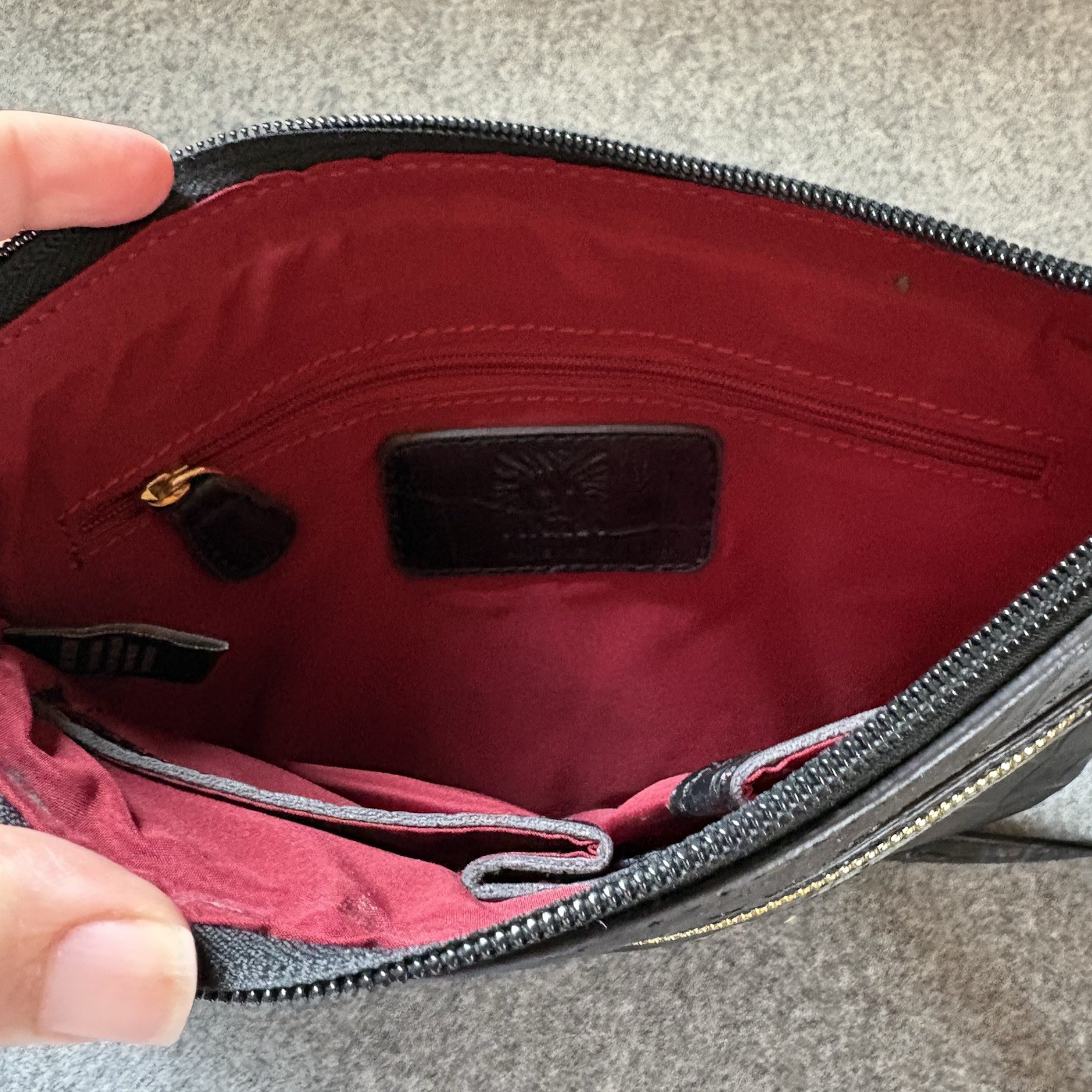 Anne Klein Black Croc Embossed Crossbody Bag Zip Gold Hardware Red Lining