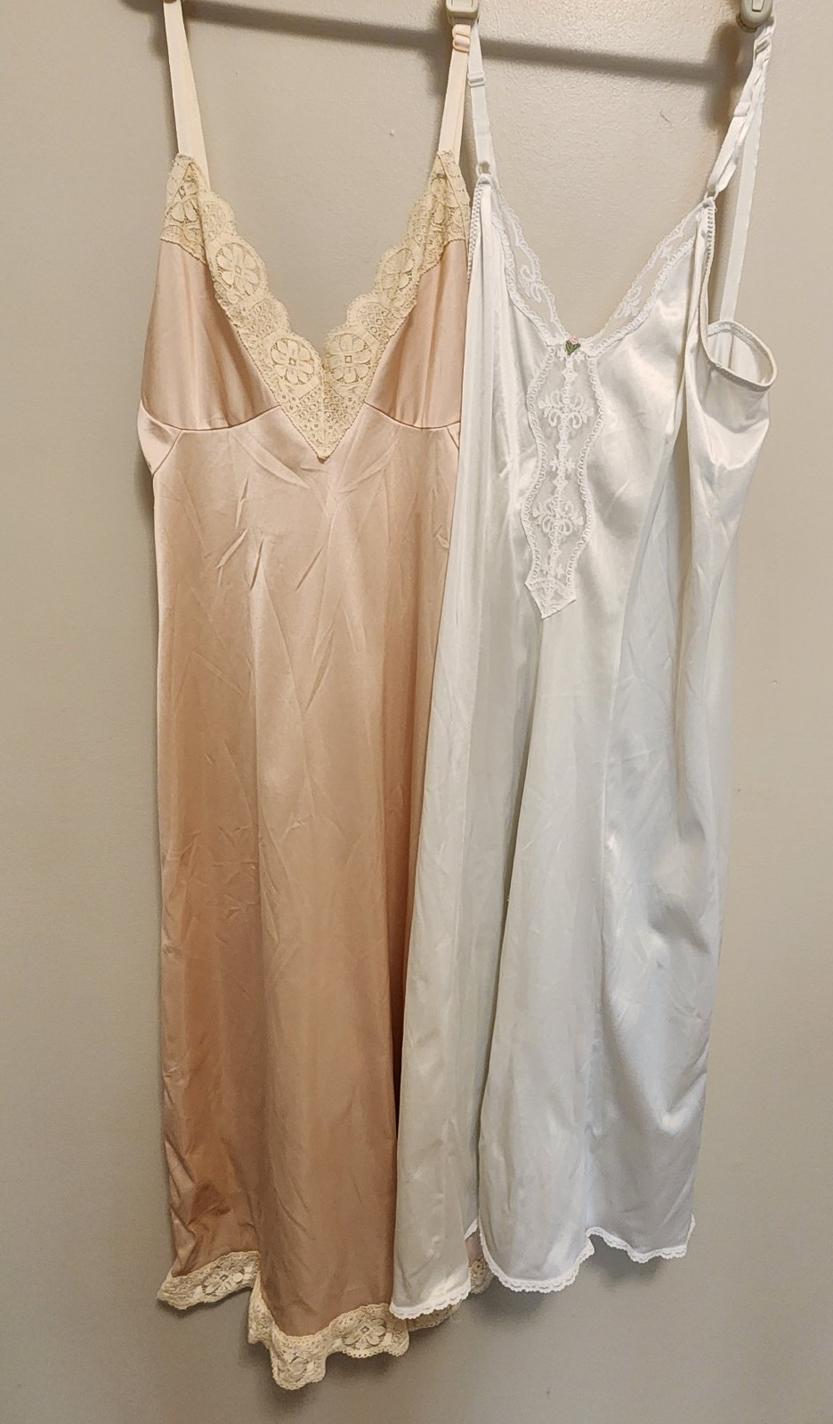 2 – Vtg 80s Nylon w/Lace Full Slip/Nightgowns XS/32 – JCP White- Unknown Beige