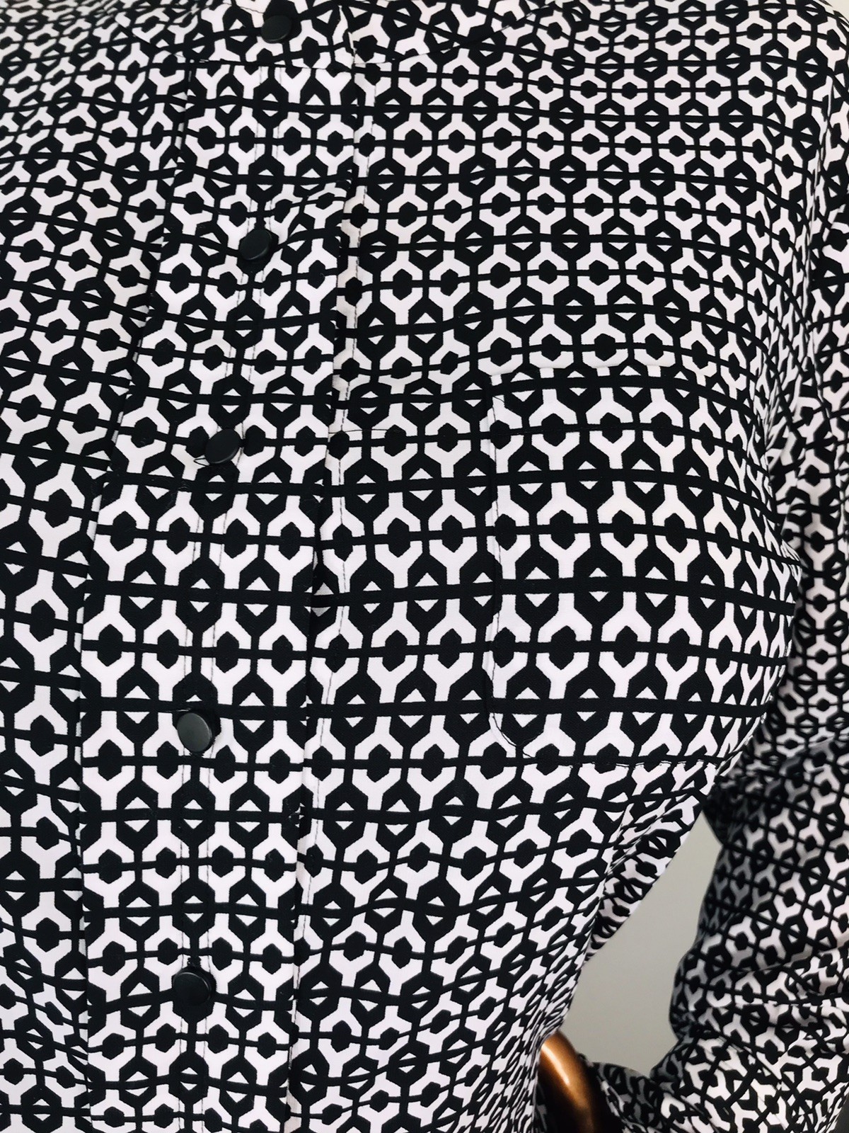 Calvin Klein L Top Stretch Geometric Black White Button Up Shirt Long Slvs Crew