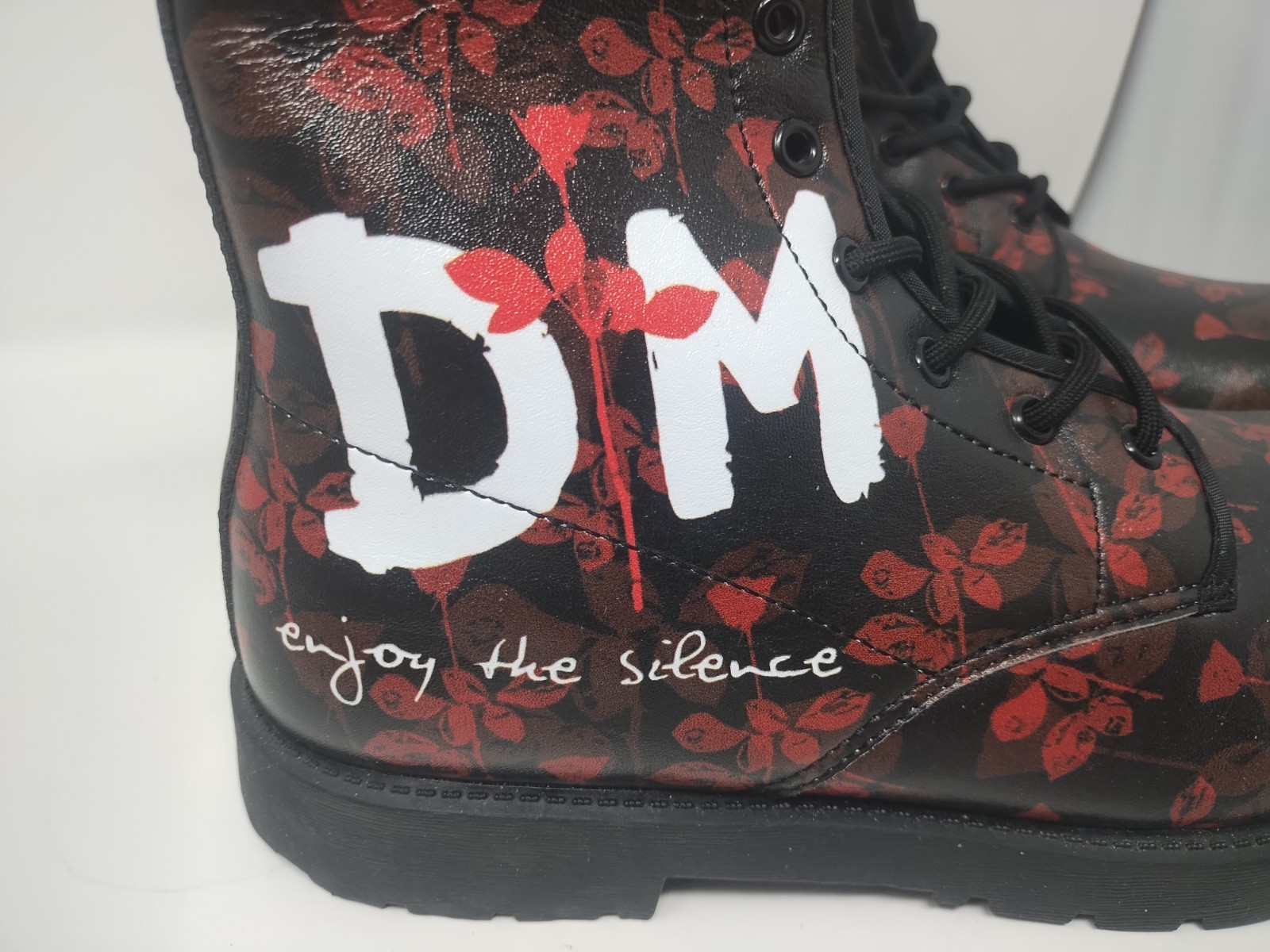 Depeche Mode Boots. Enjoy the Silence. DM Violator. Men’s 7.5 Women’s 10 Euro 41