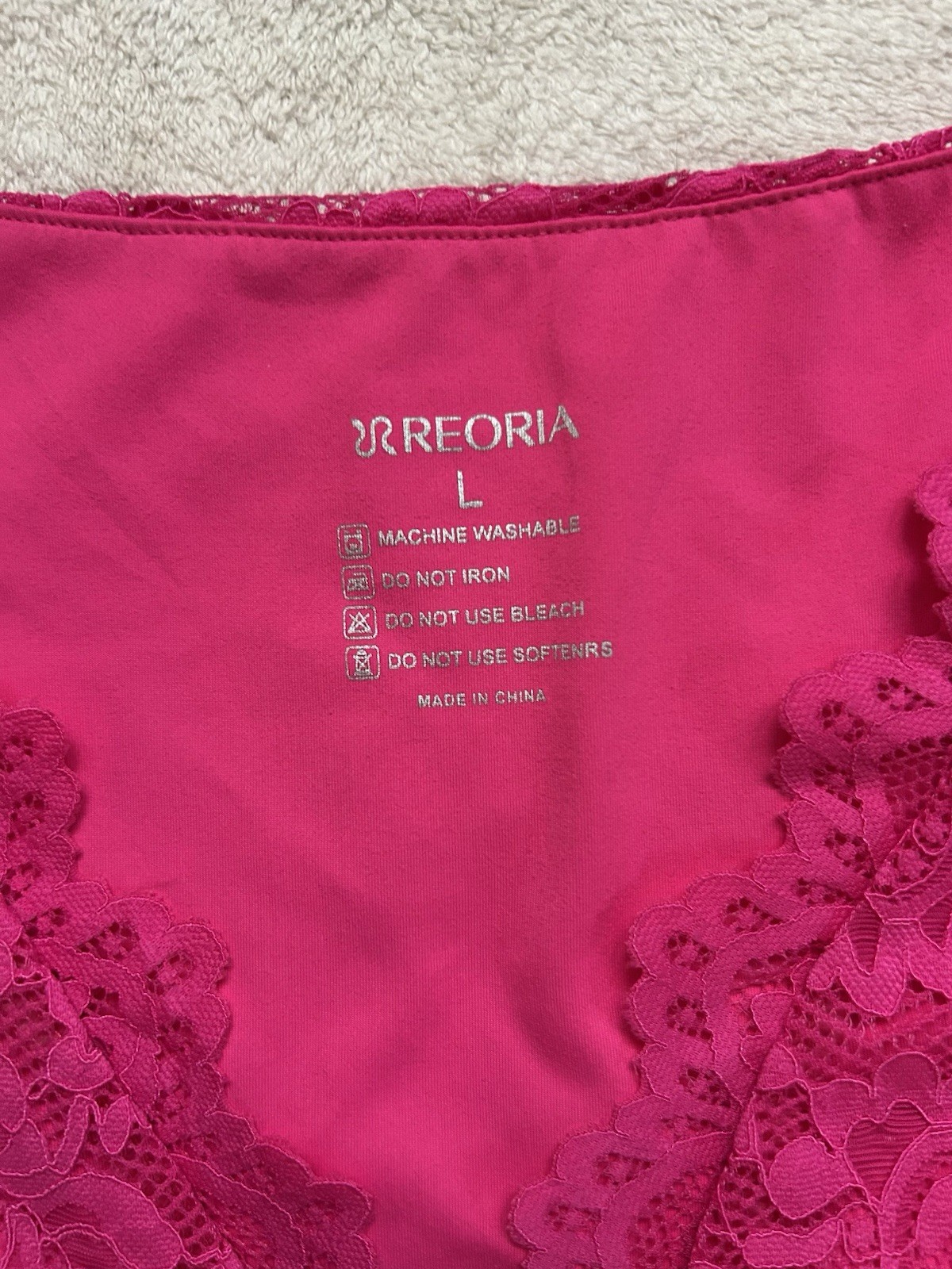 NWT REORIA V-Neck Sleeveless Lace Cropped Tank Top Size L