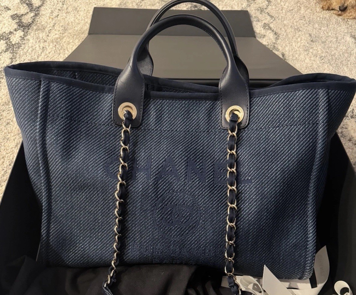 Chanel Deauville Tote (medium) 🩵