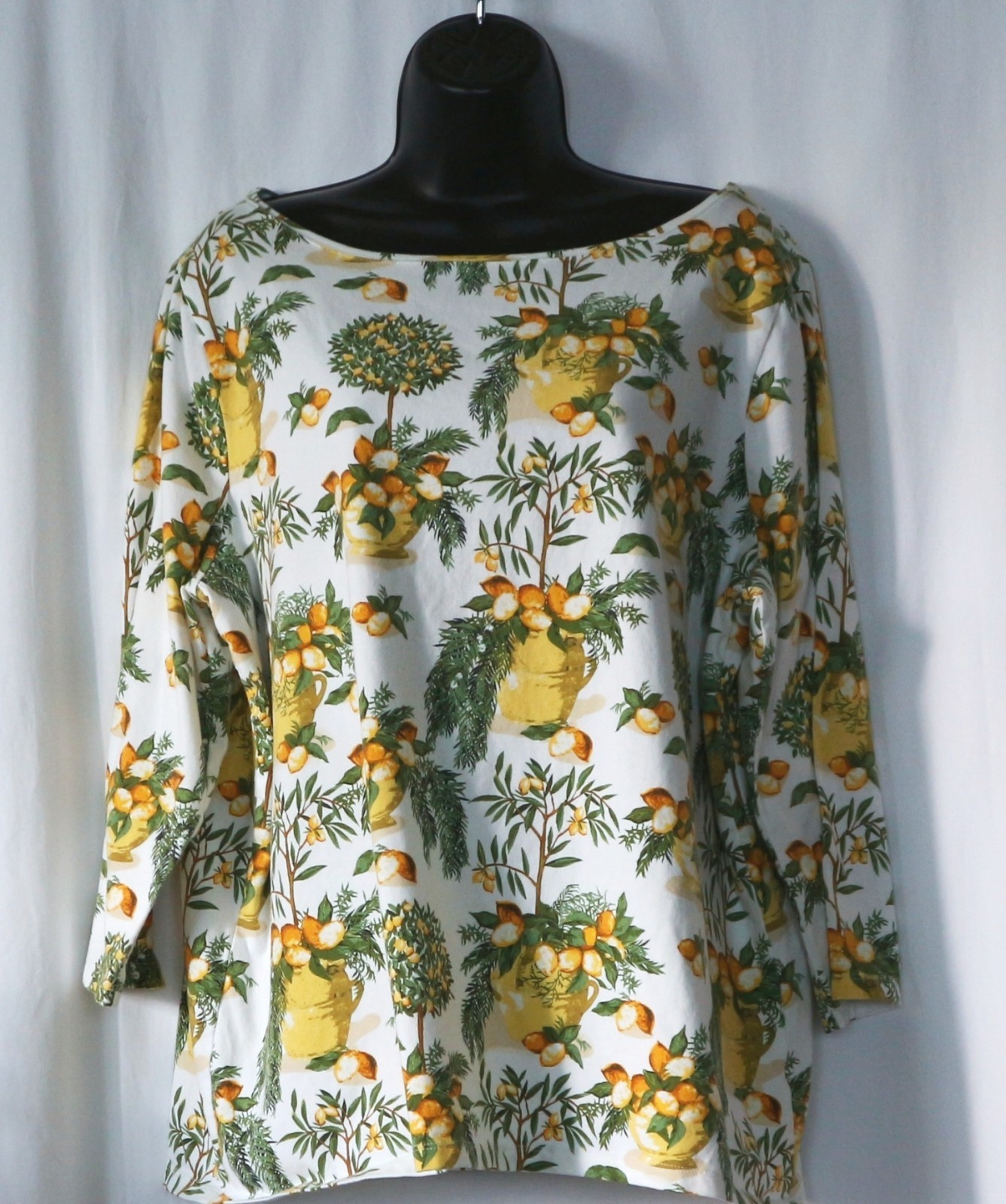 TALBOTS PLUS White T-Shirt w Lemons 3/4 Slvs 47 In Chst 26 In Lng Sz 2X EXC